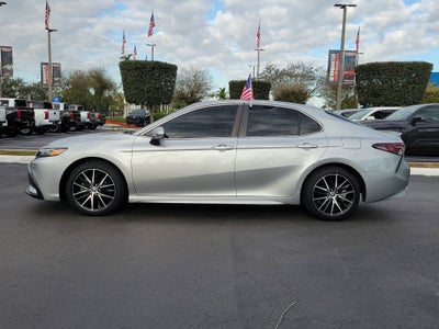 2022 Toyota Camry SE