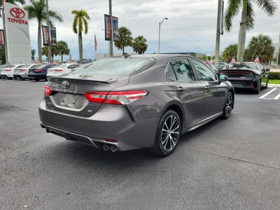 2020 Toyota Camry SE
