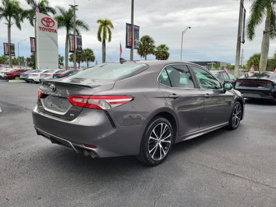 2020 Toyota Camry SE