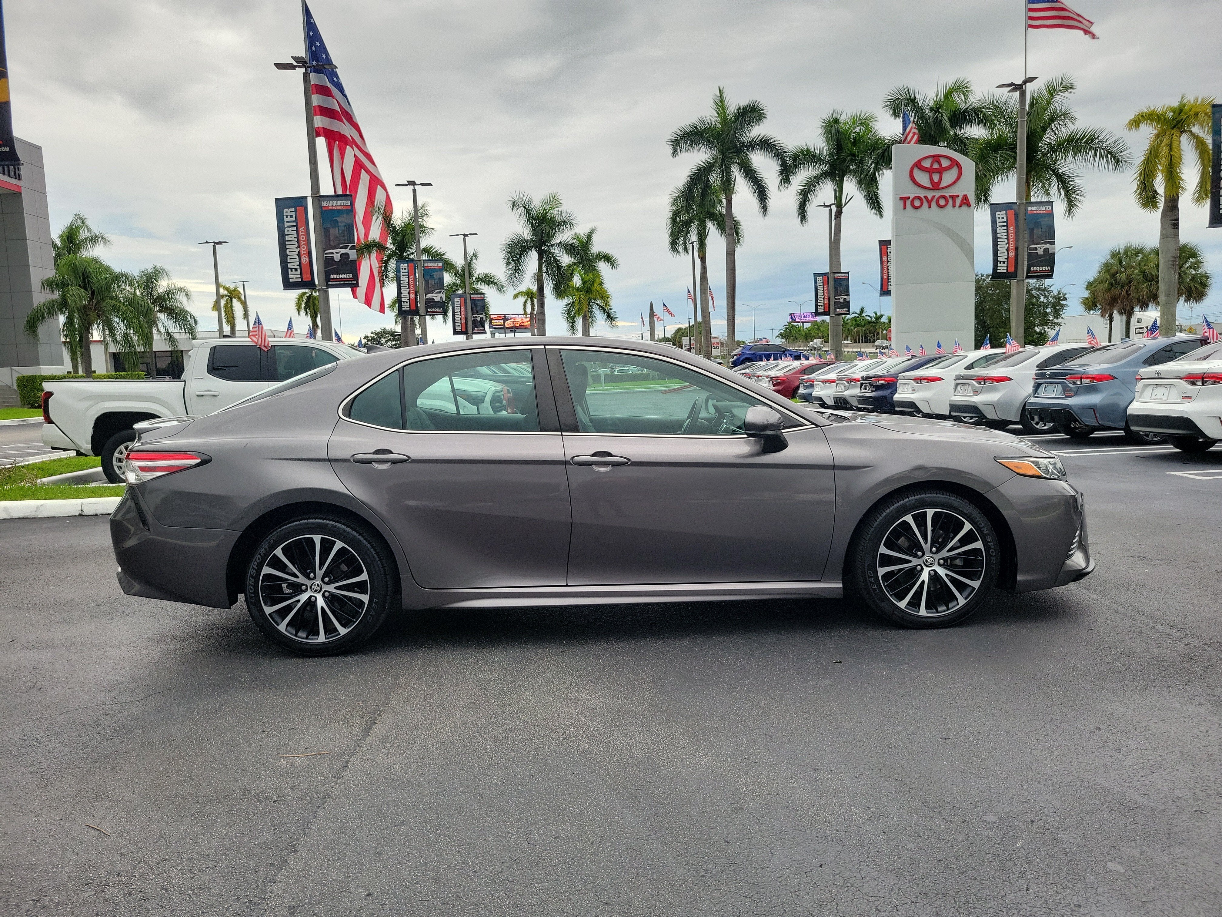 2020 Toyota Camry SE