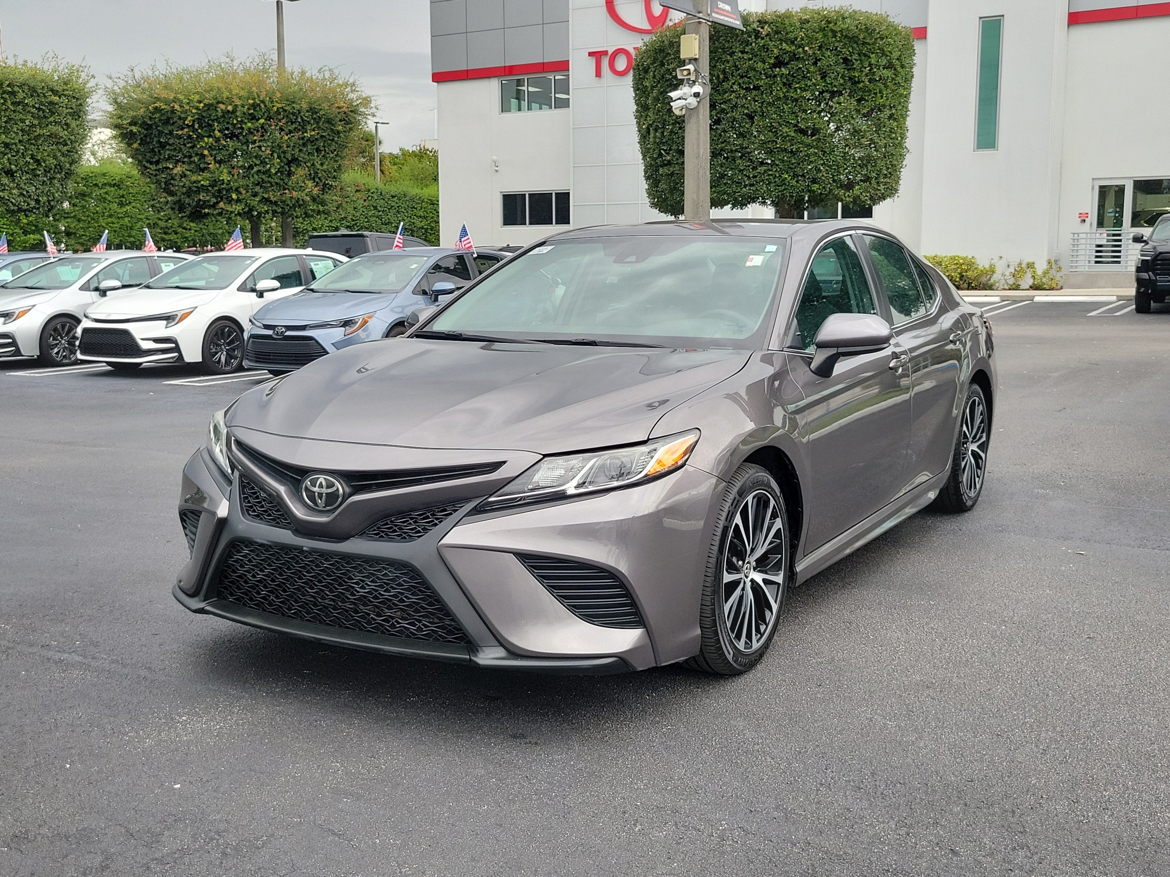 2020 Toyota Camry SE