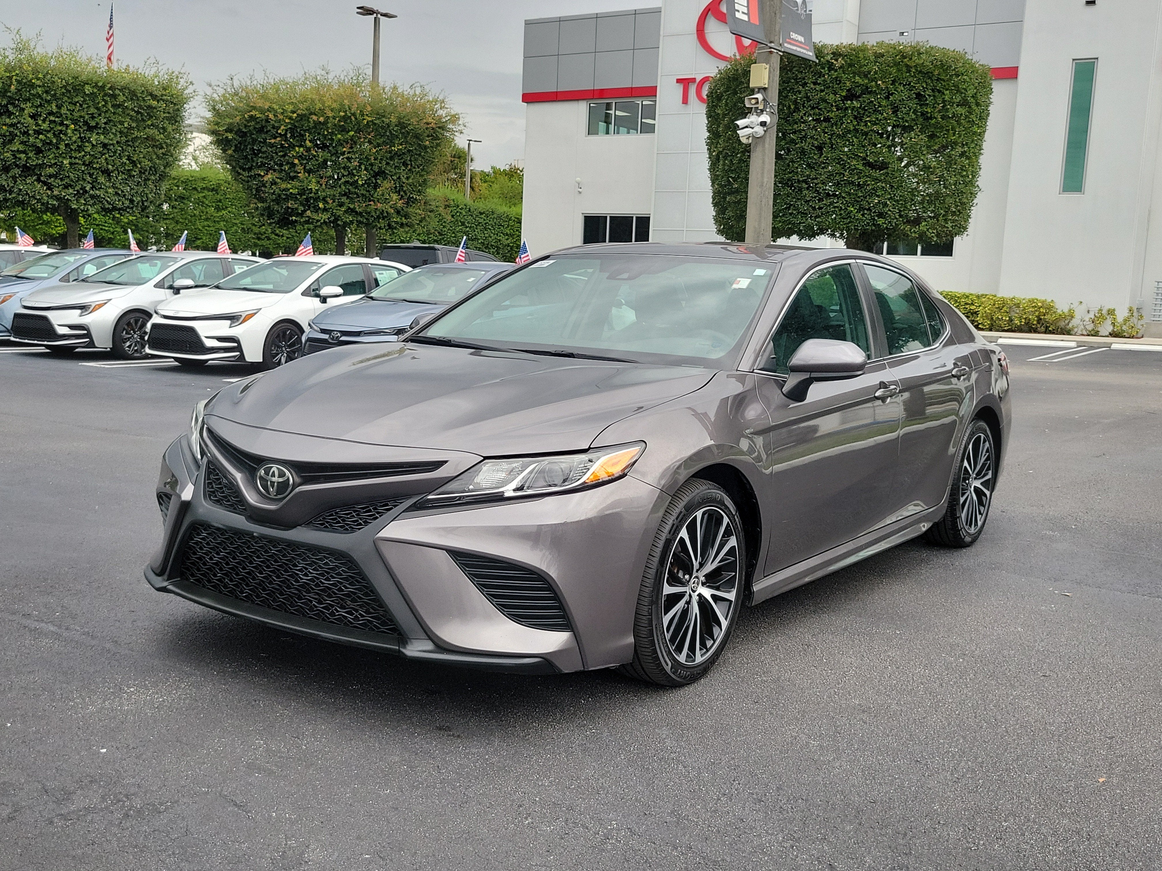 2020 Toyota Camry SE