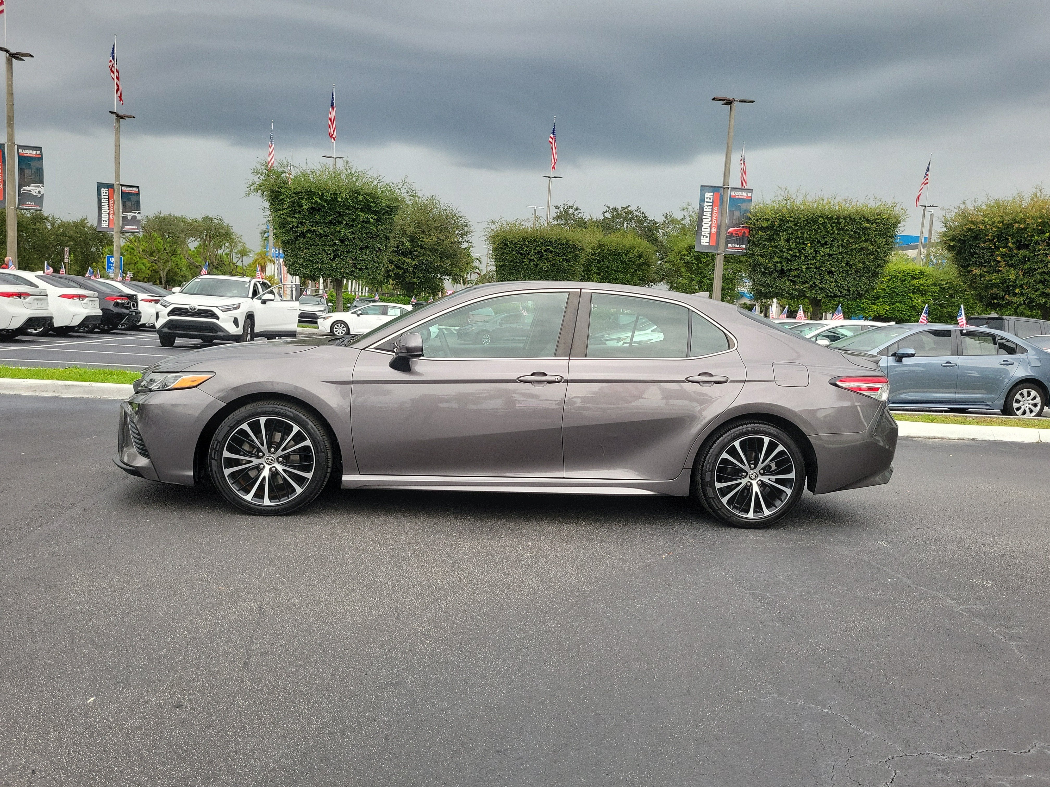 2020 Toyota Camry SE