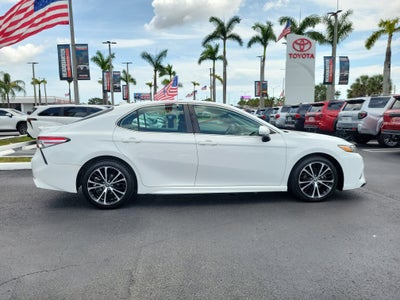 2020 Toyota Camry SE