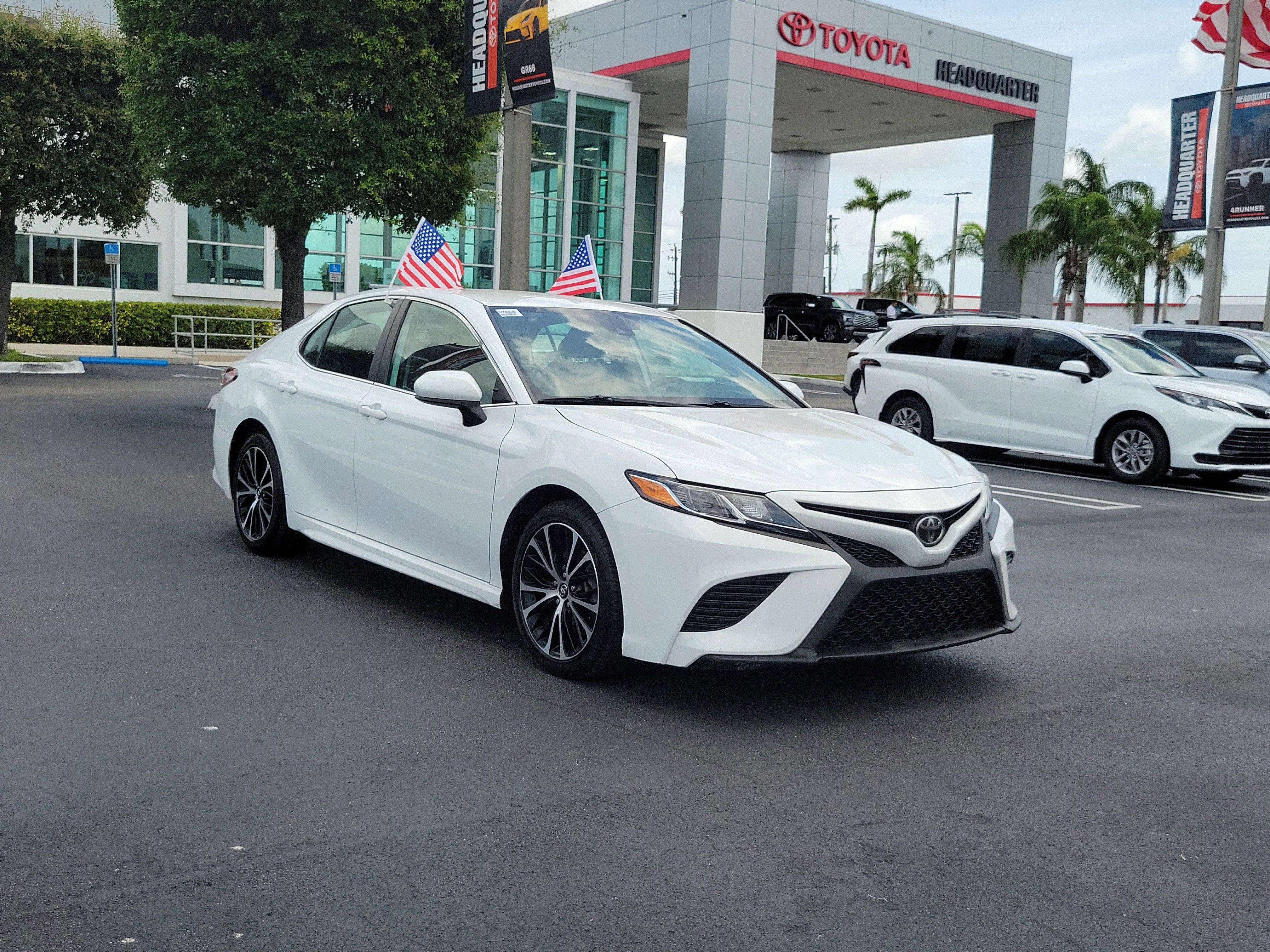 2020 Toyota Camry SE