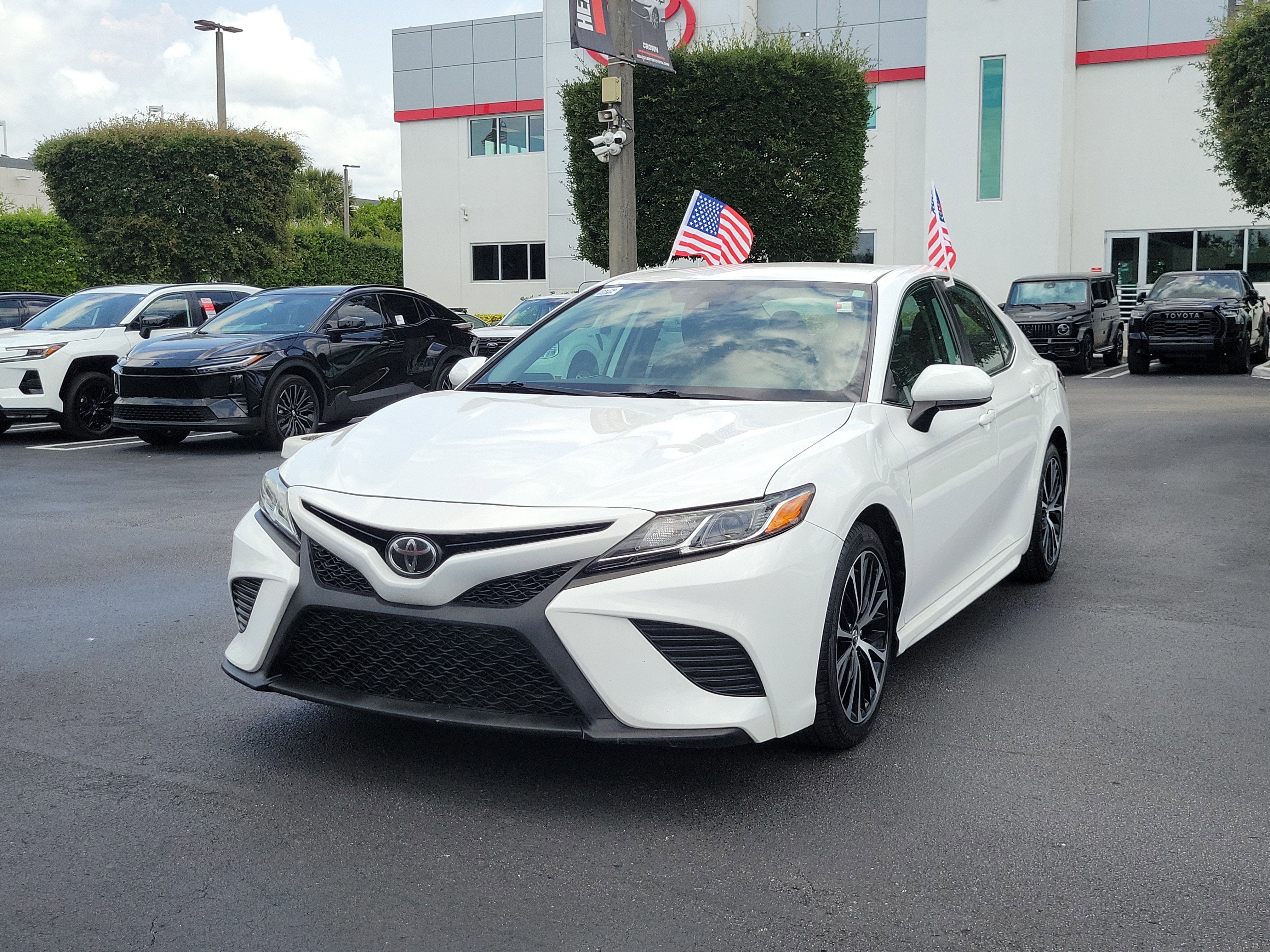 2020 Toyota Camry SE