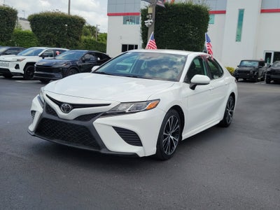 2020 Toyota Camry SE