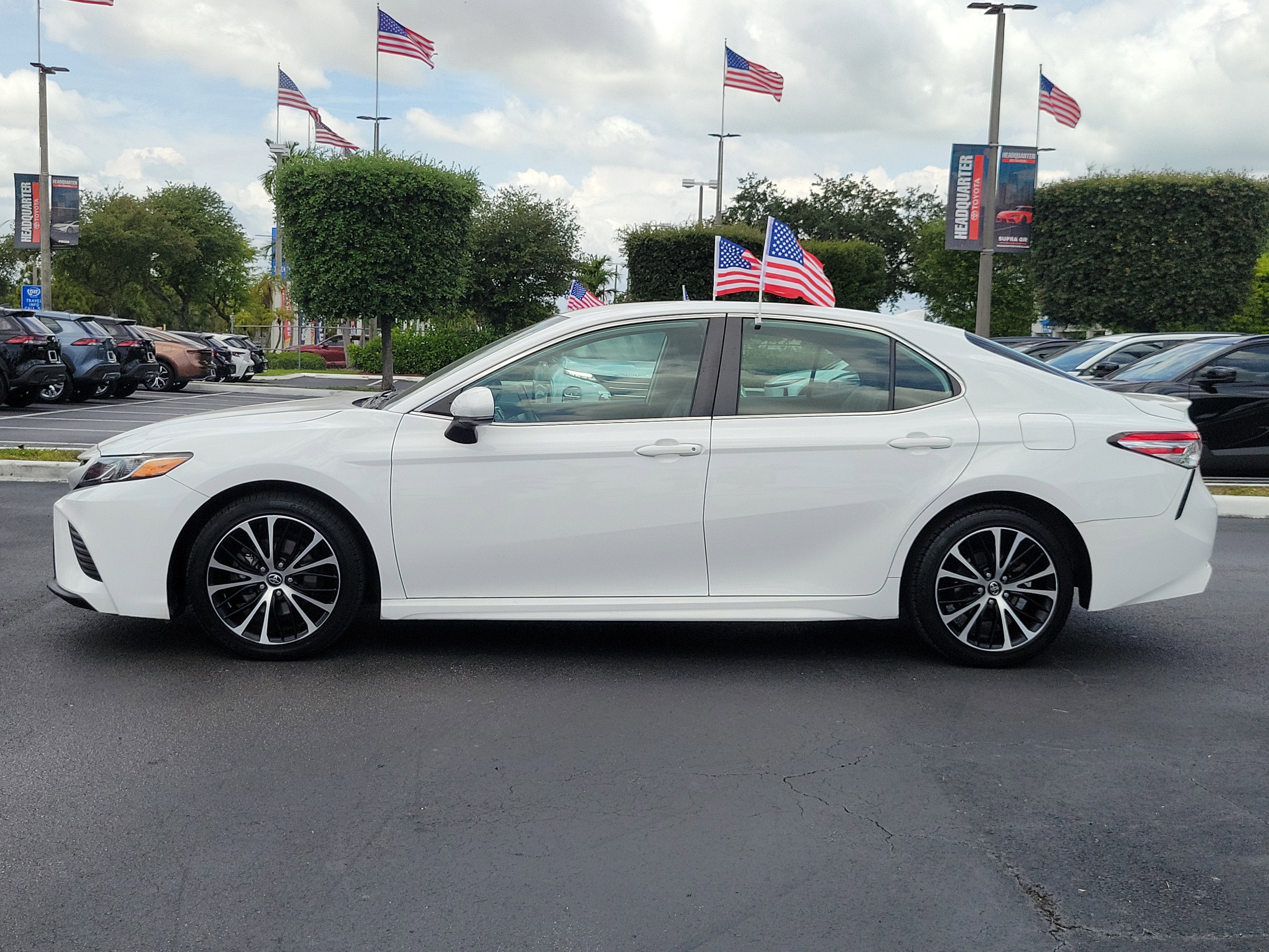 2020 Toyota Camry SE