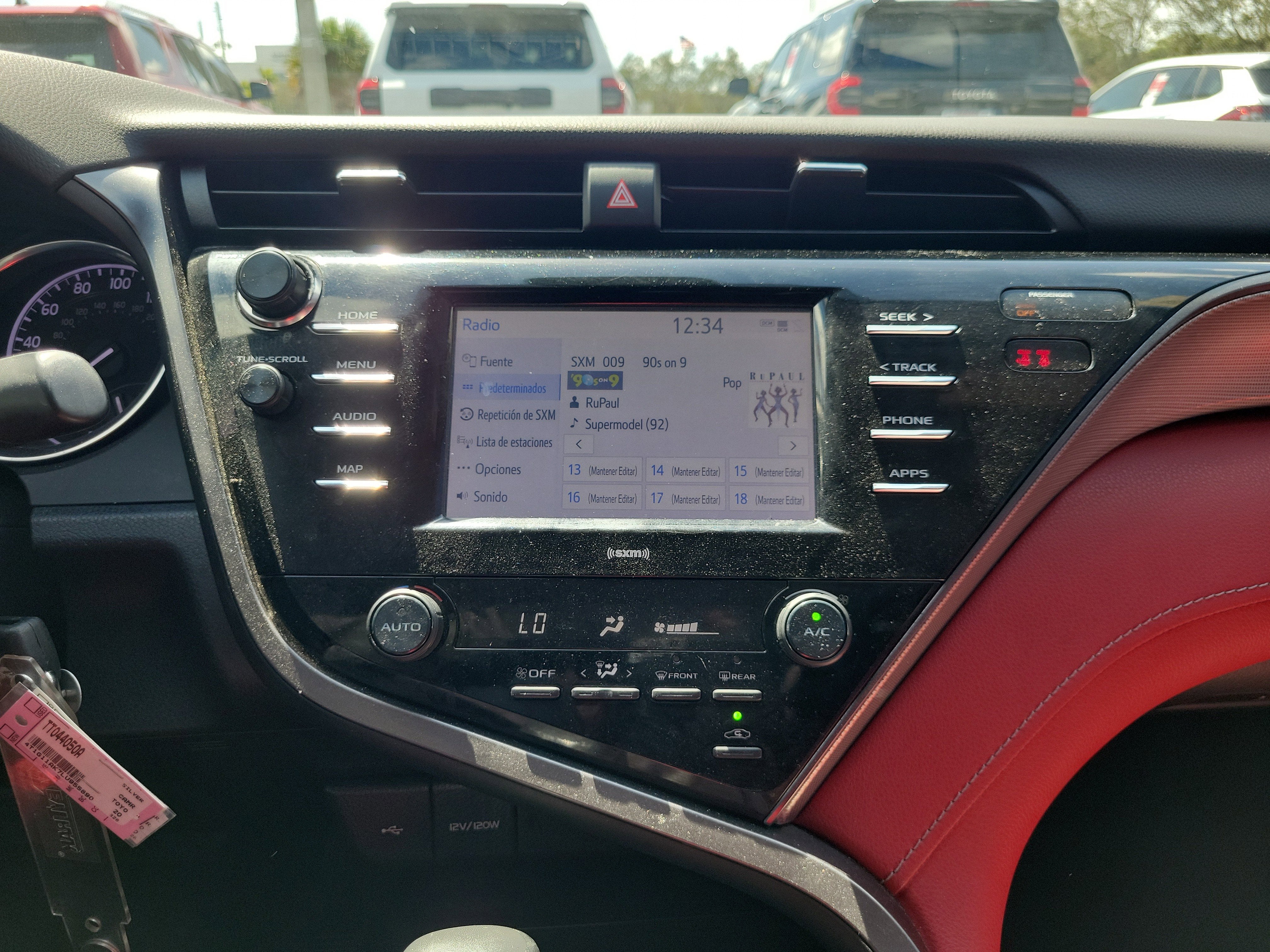 2020 Toyota Camry SE