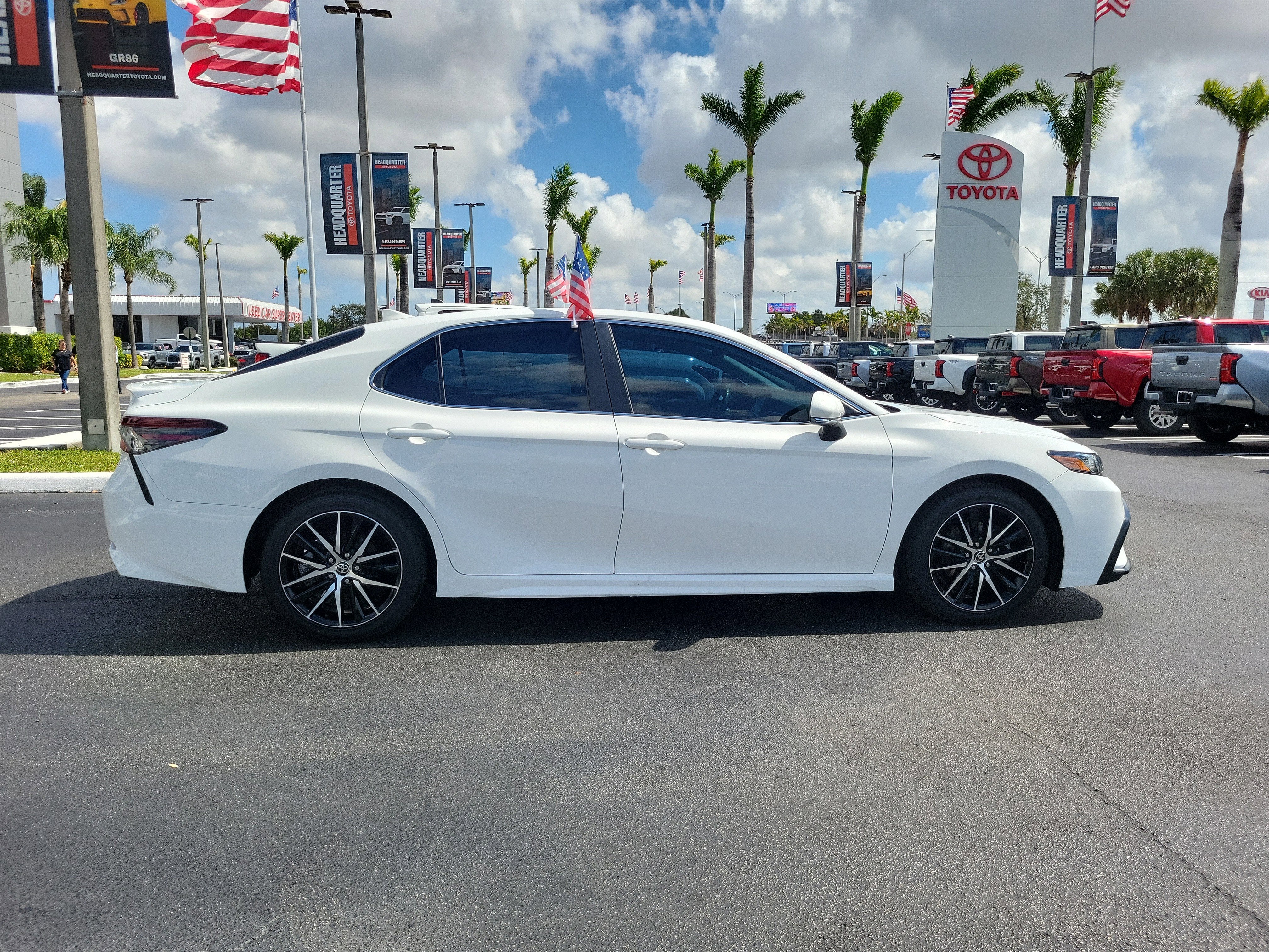 2022 Toyota Camry SE