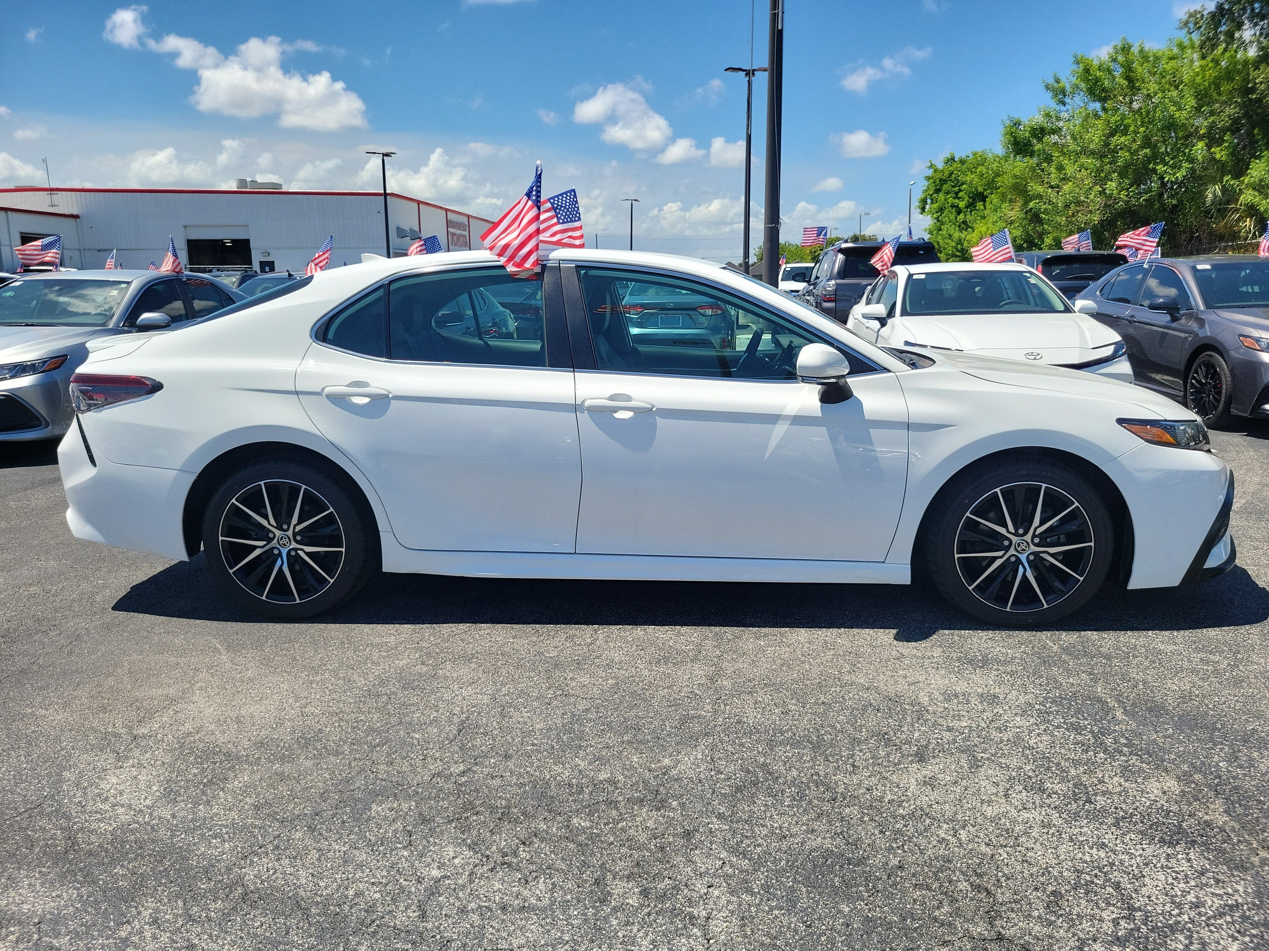2022 Toyota Camry SE
