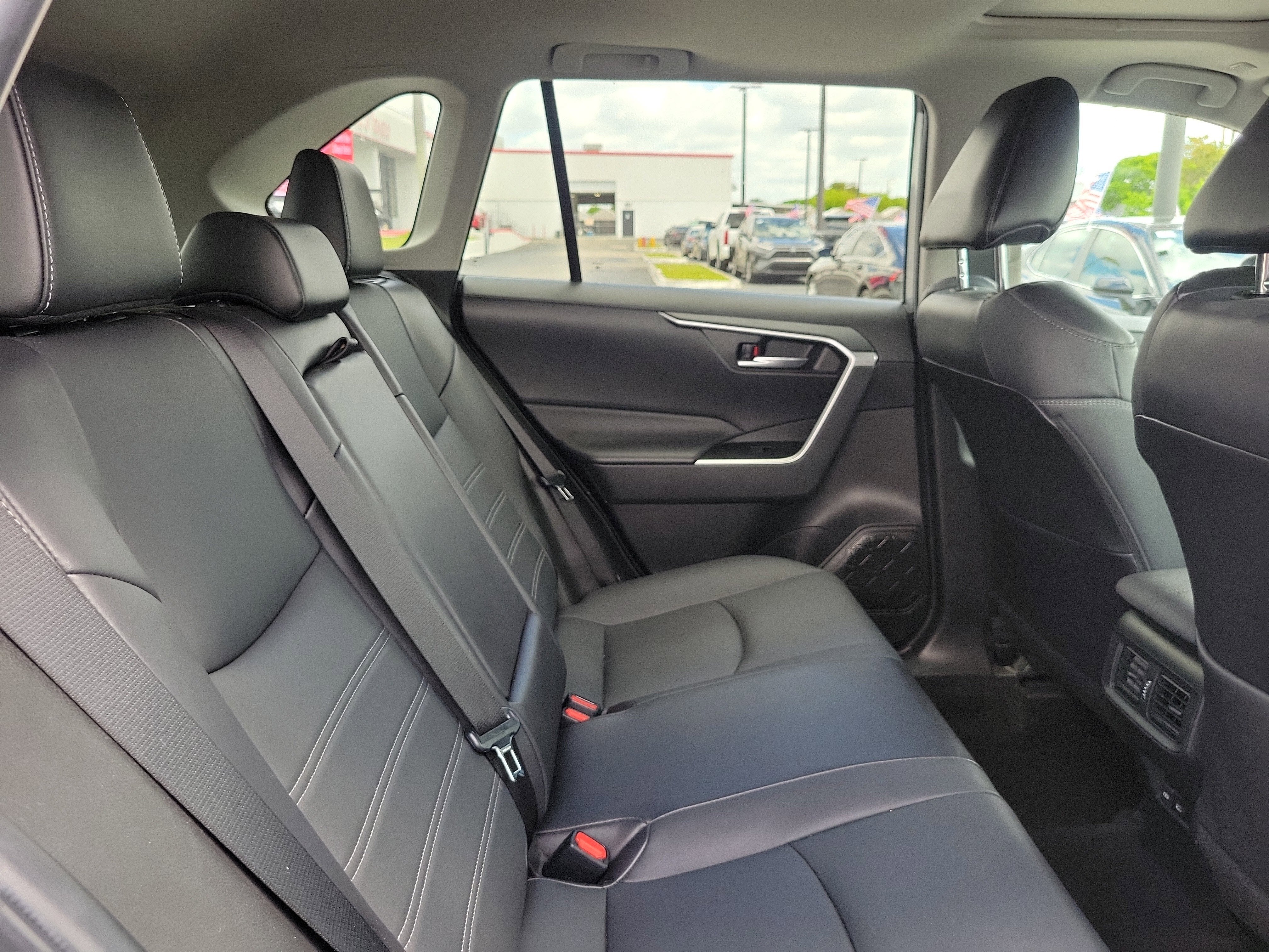 2023 Toyota RAV4 Hybrid XLE Premium