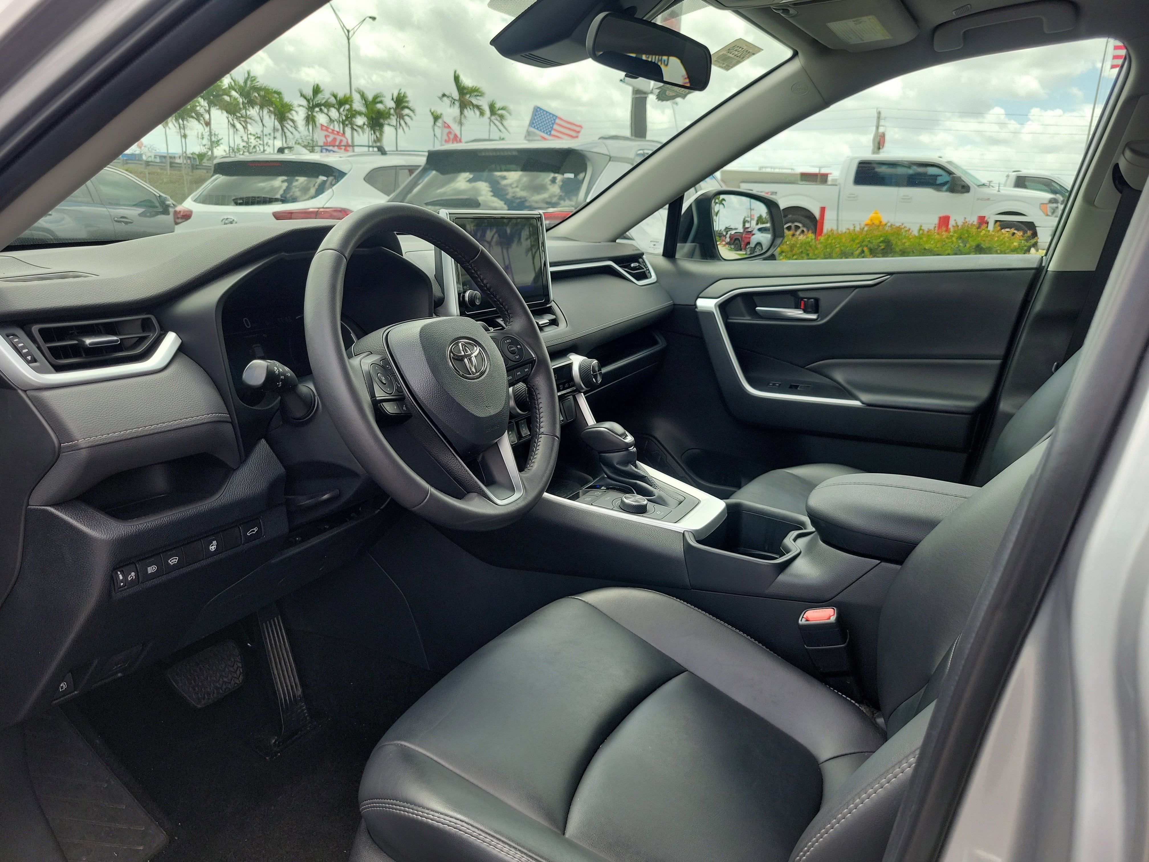 2023 Toyota RAV4 Hybrid XLE Premium