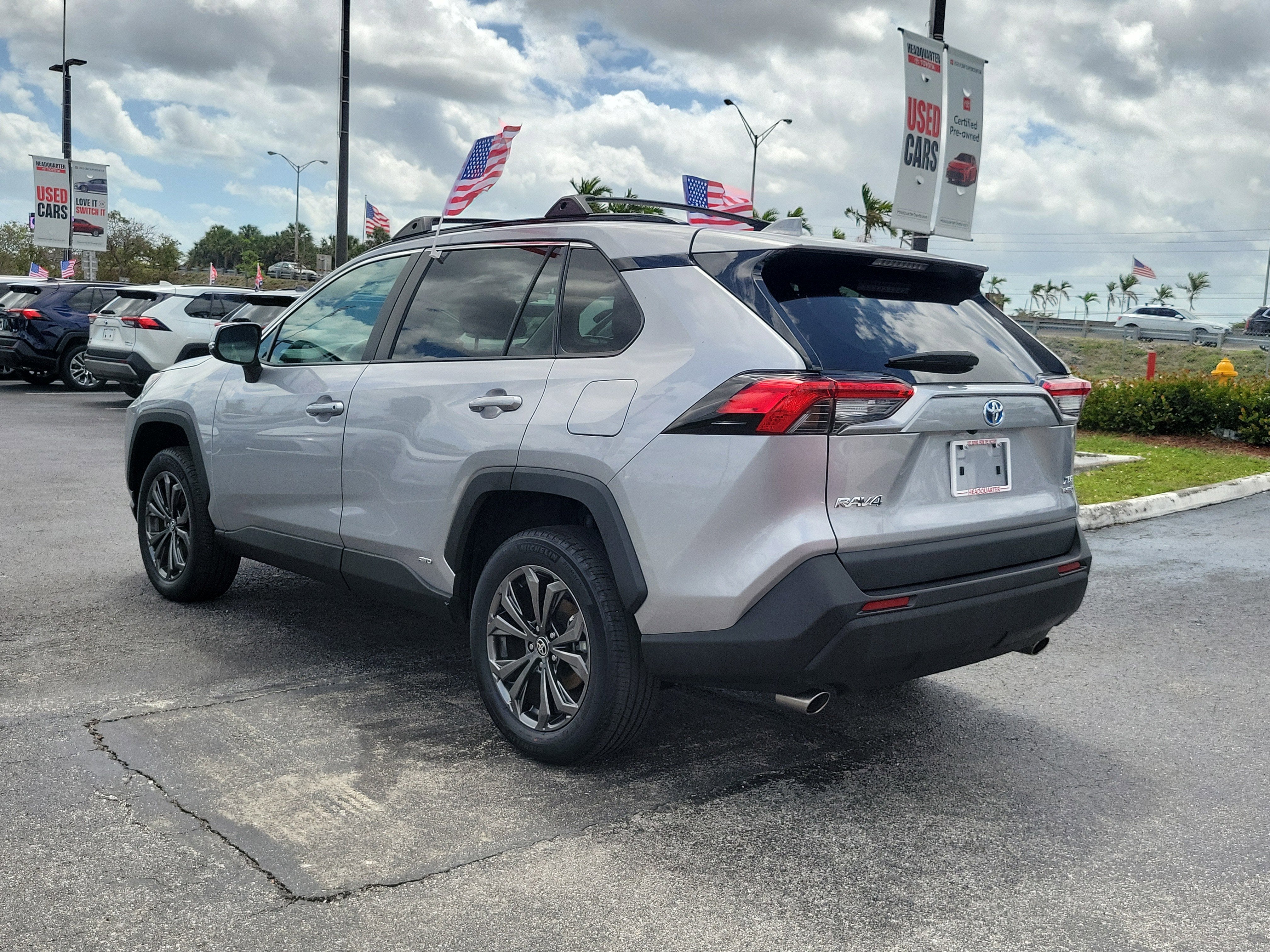 2023 Toyota RAV4 Hybrid XLE Premium