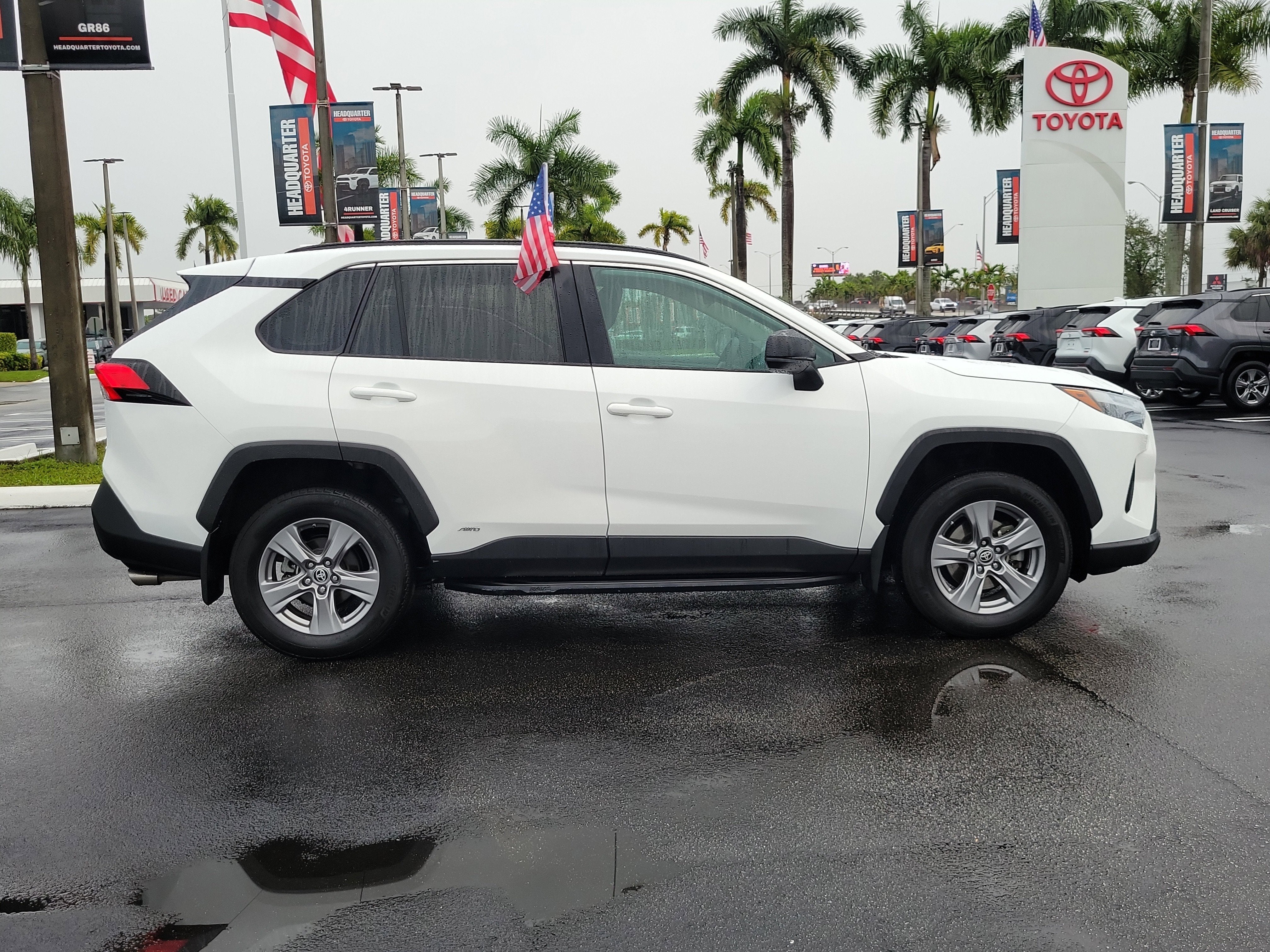 2023 Toyota RAV4 Hybrid LE