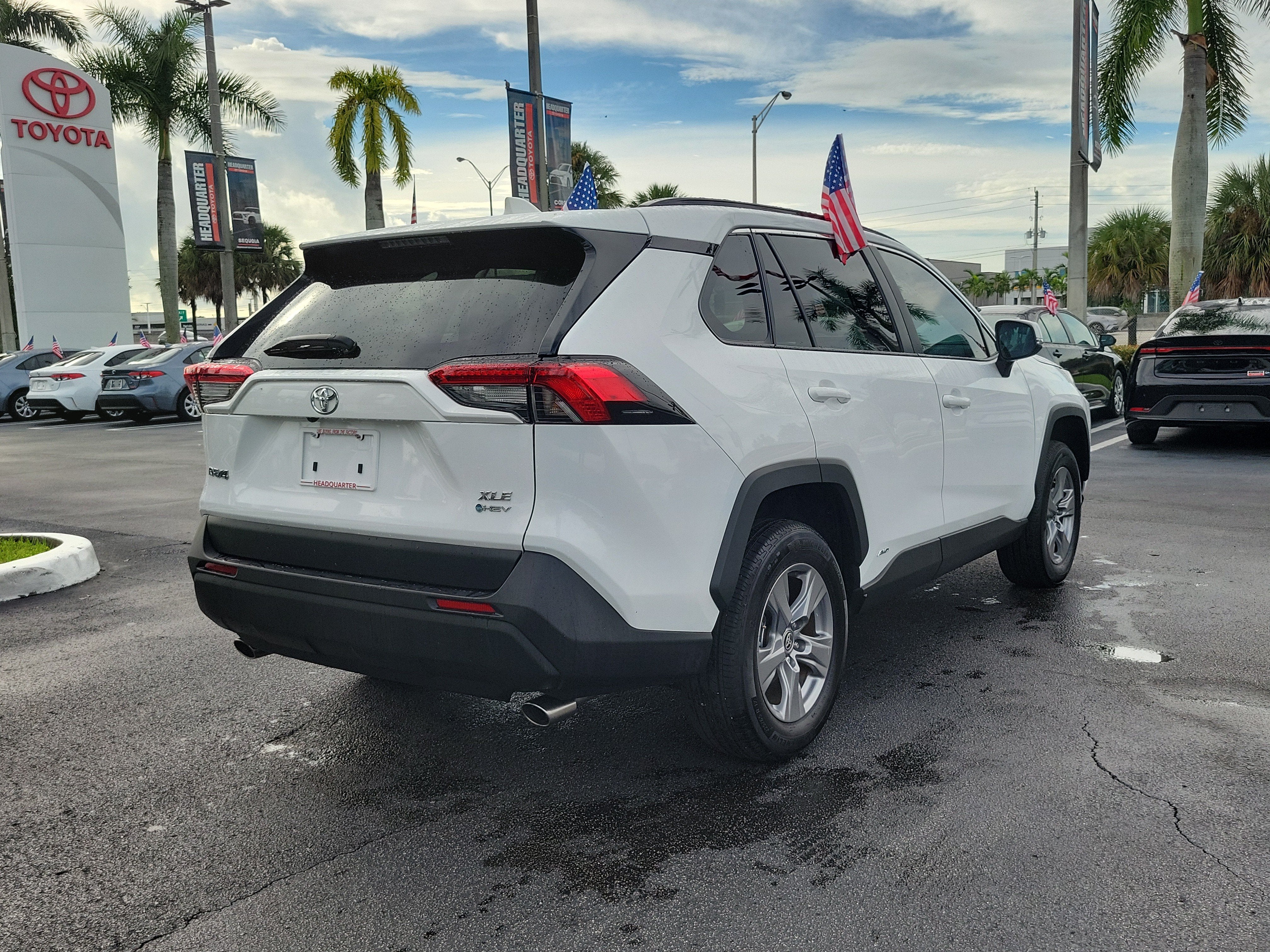 2025 Toyota RAV4 Hybrid XLE