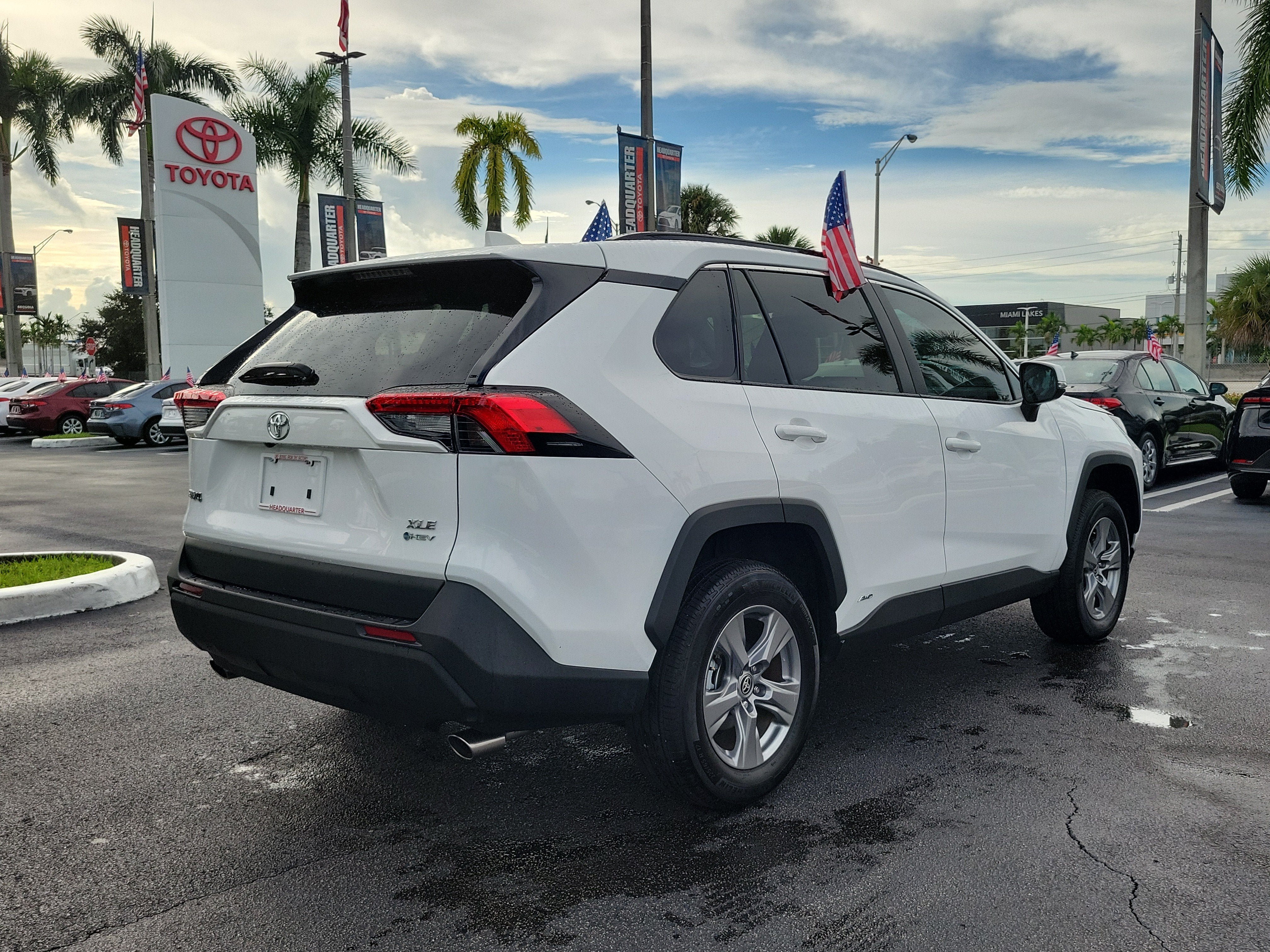 2025 Toyota RAV4 Hybrid XLE