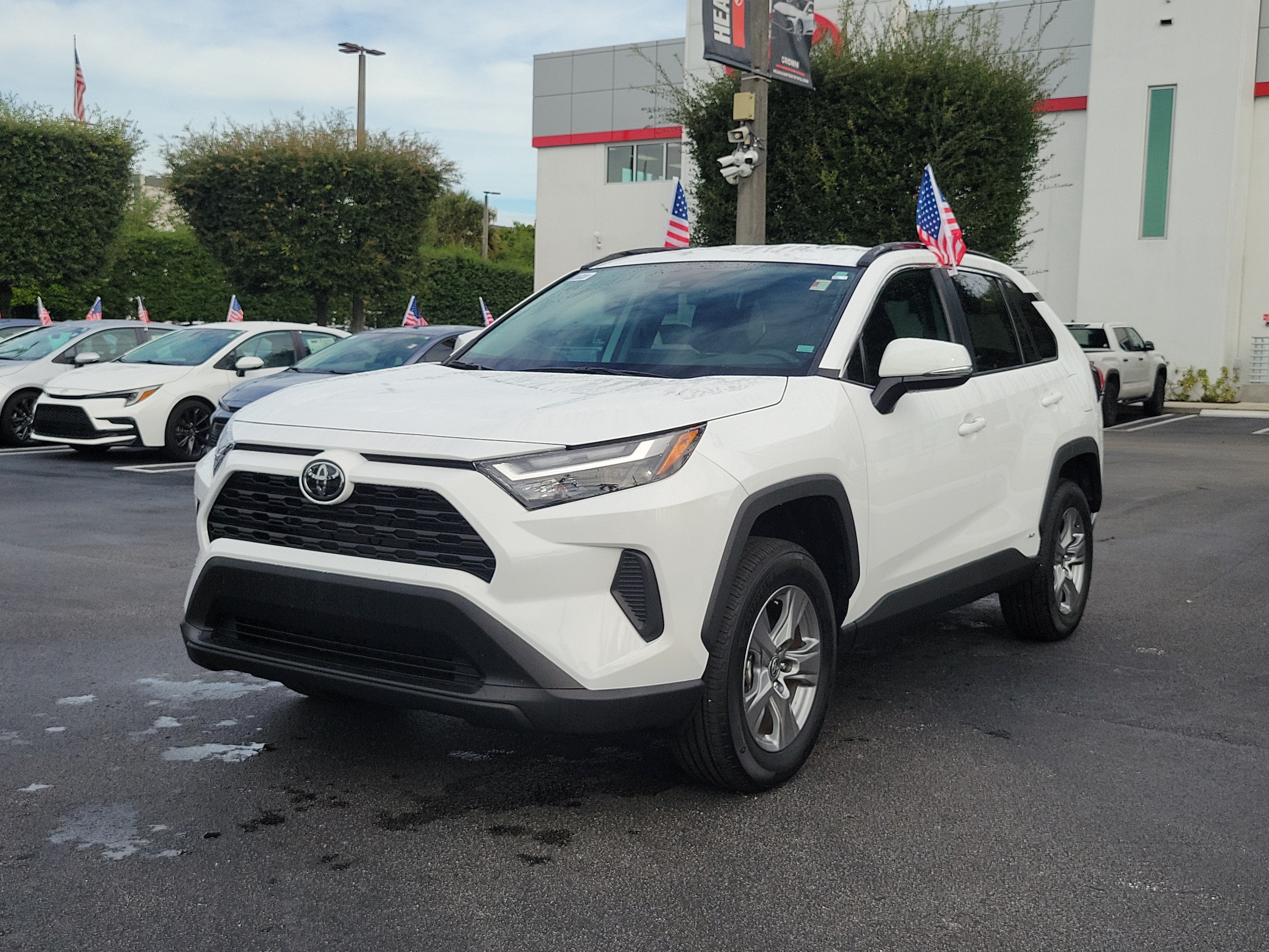 2025 Toyota RAV4 Hybrid XLE