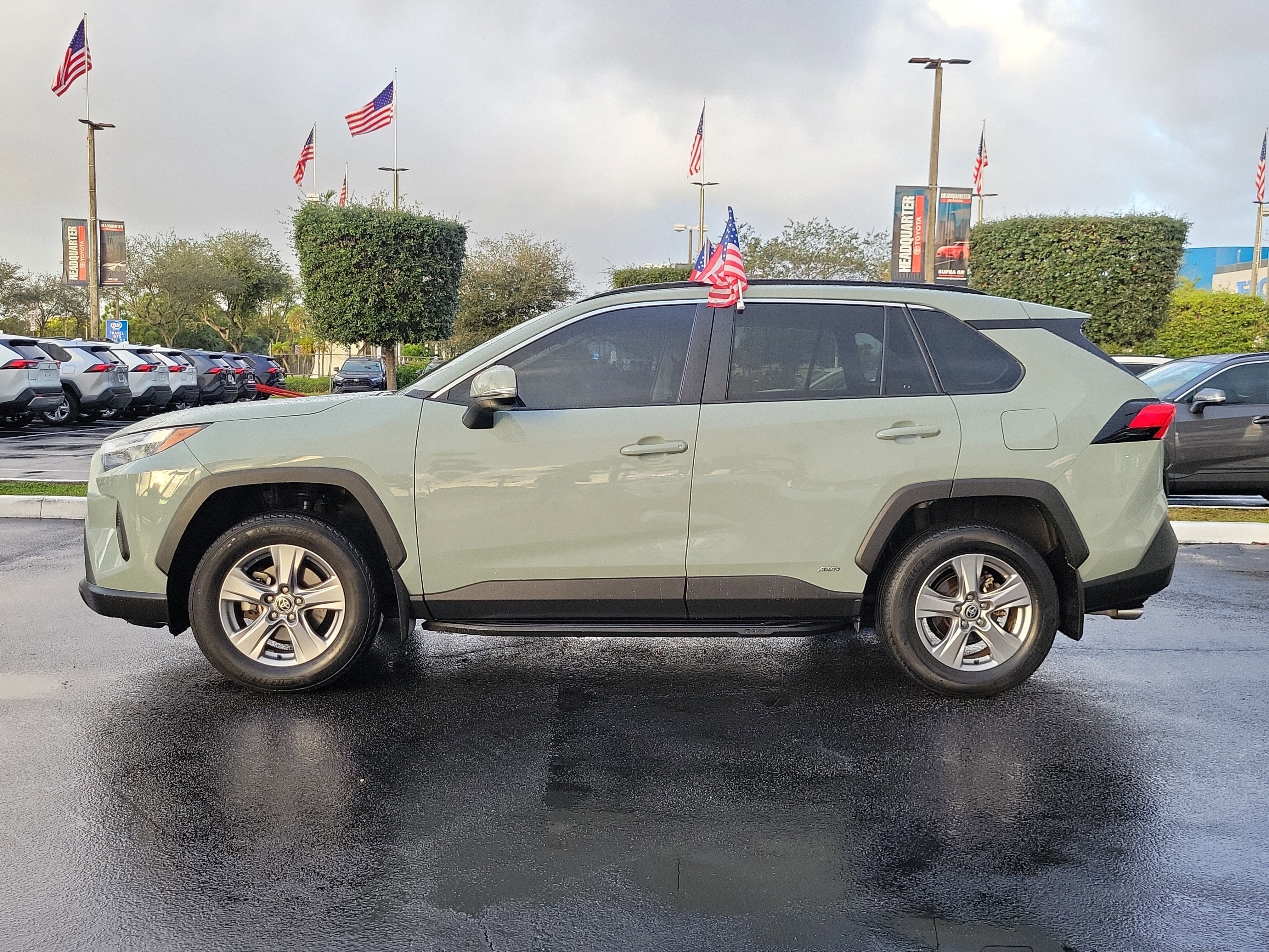 2022 Toyota RAV4 Hybrid XLE