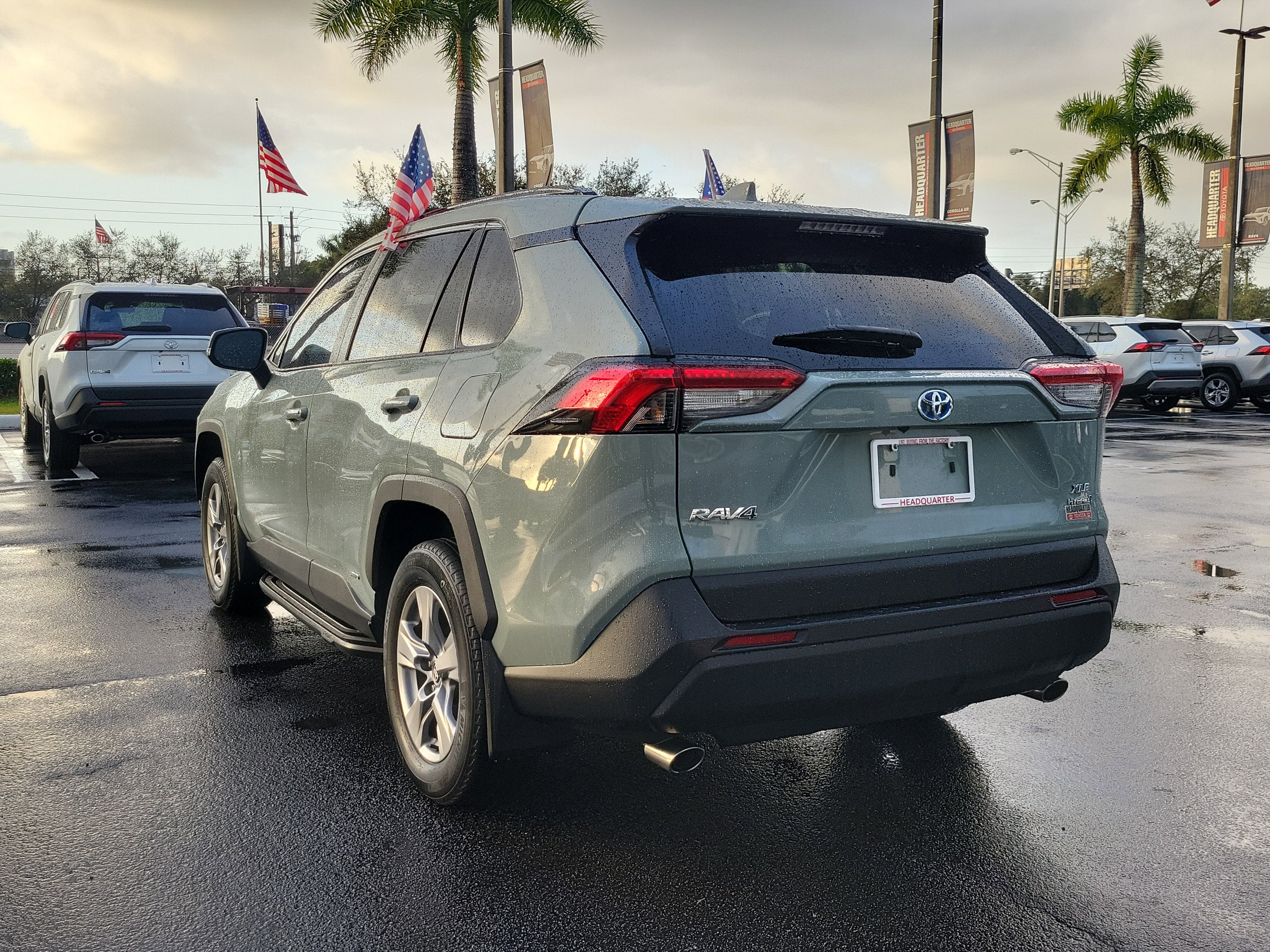 2022 Toyota RAV4 Hybrid XLE