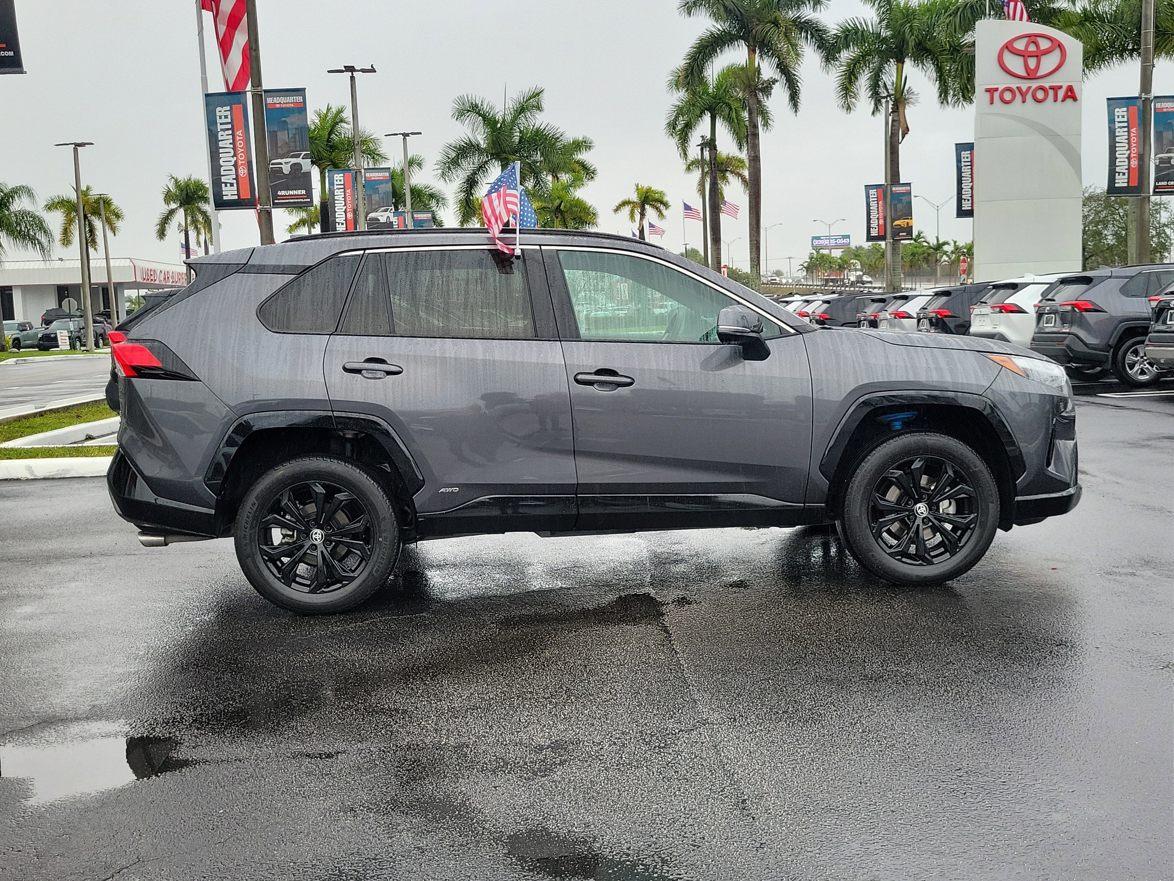 2023 Toyota RAV4 Hybrid SE