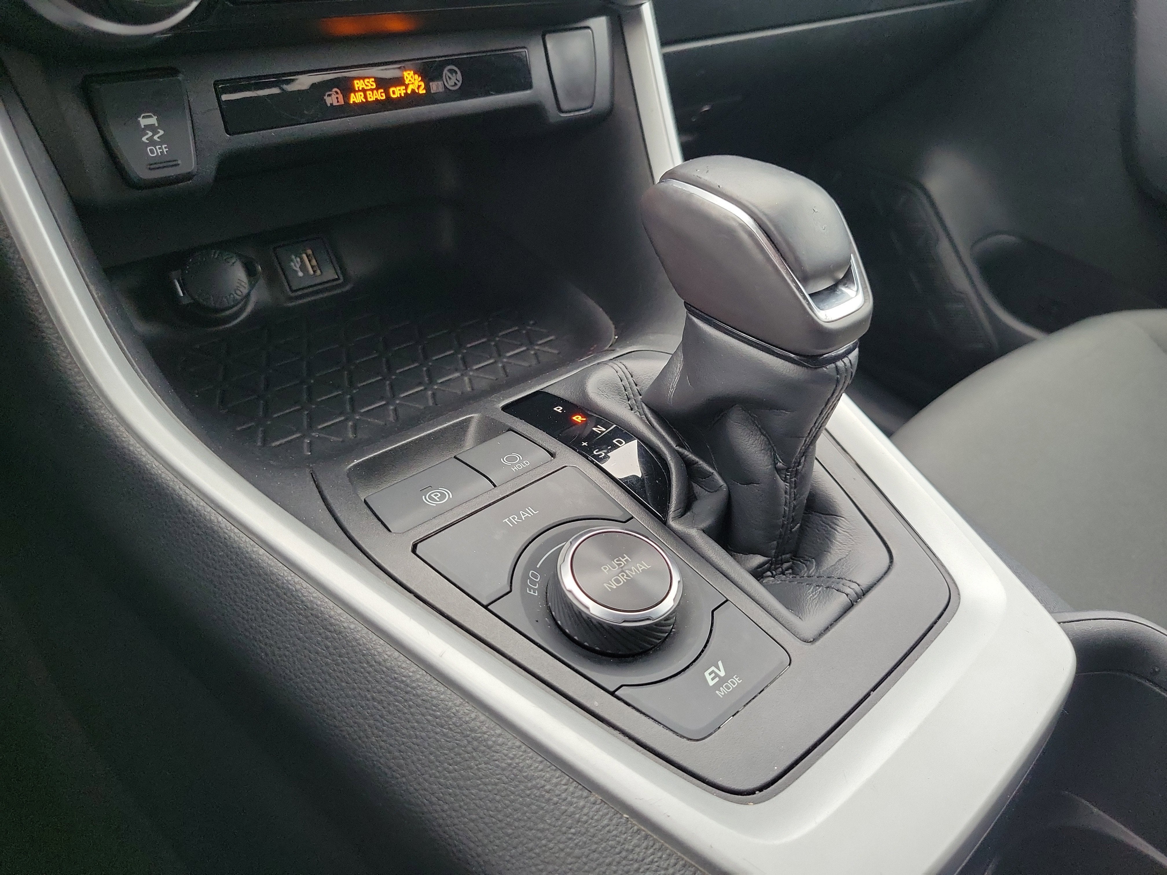 2023 Toyota RAV4 Hybrid SE