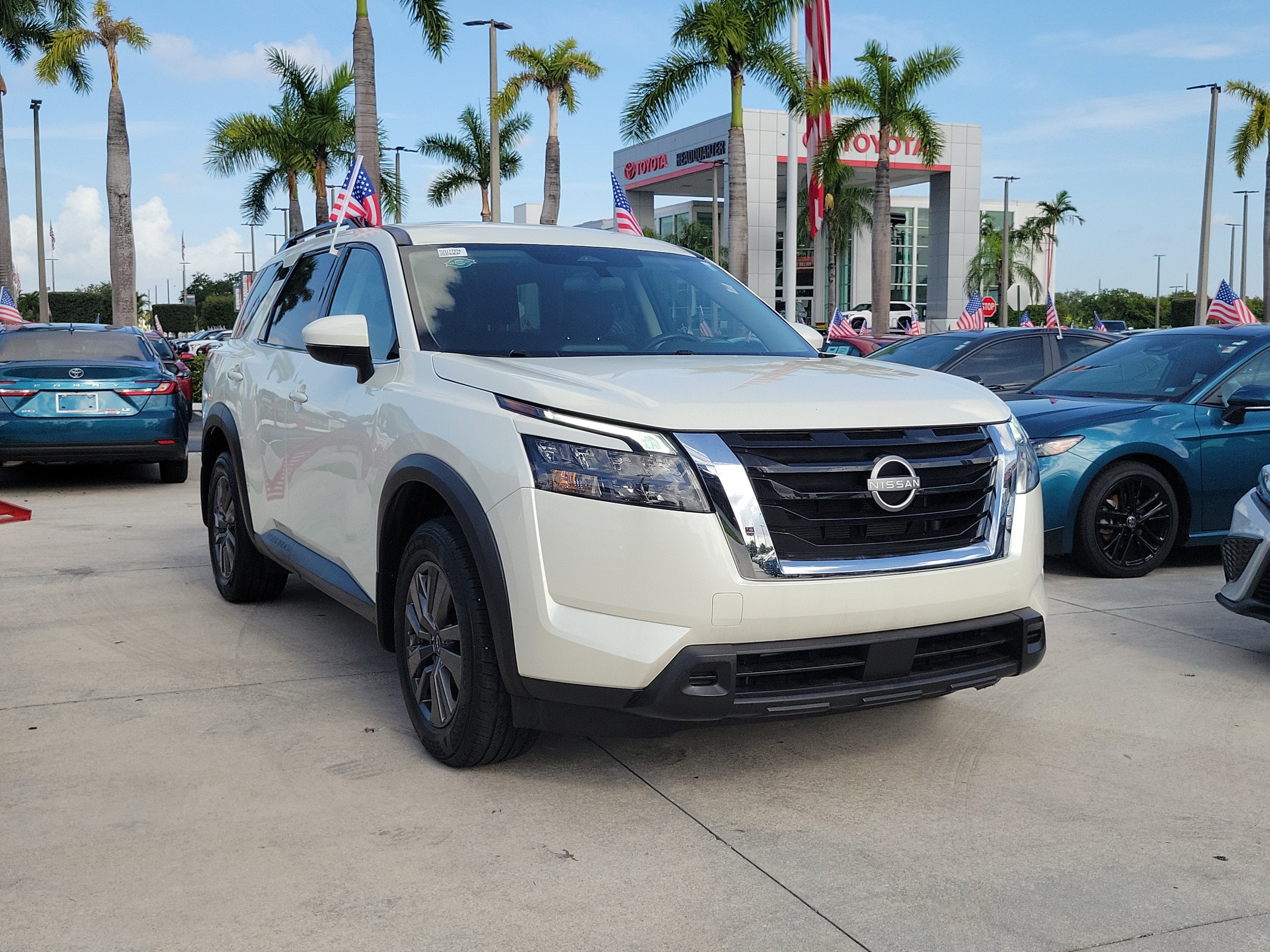 2024 Nissan Pathfinder SV