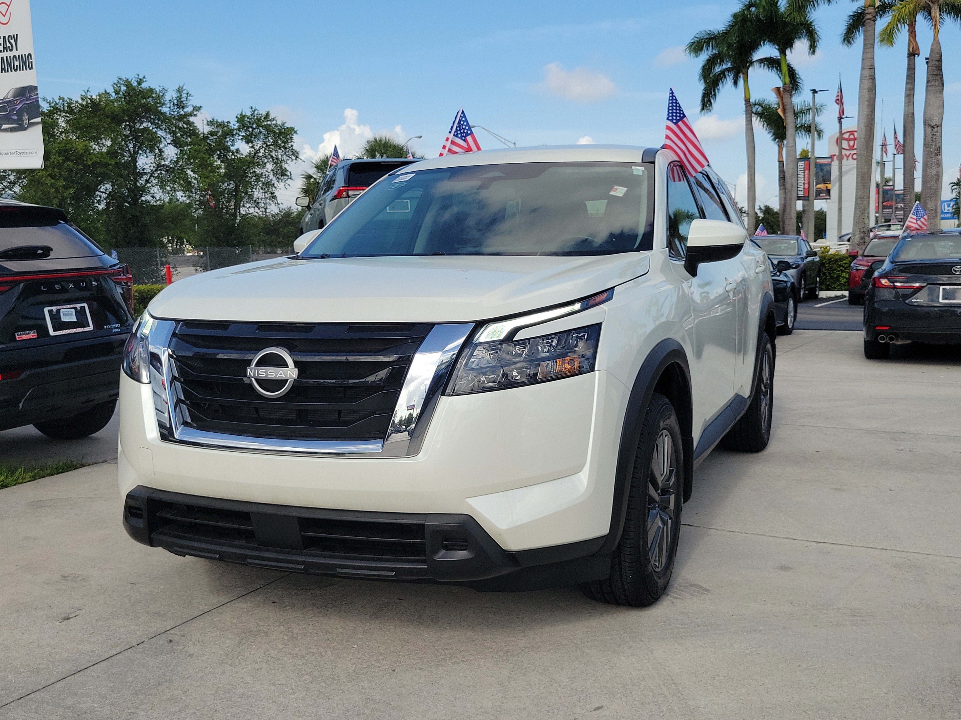 2024 Nissan Pathfinder SV