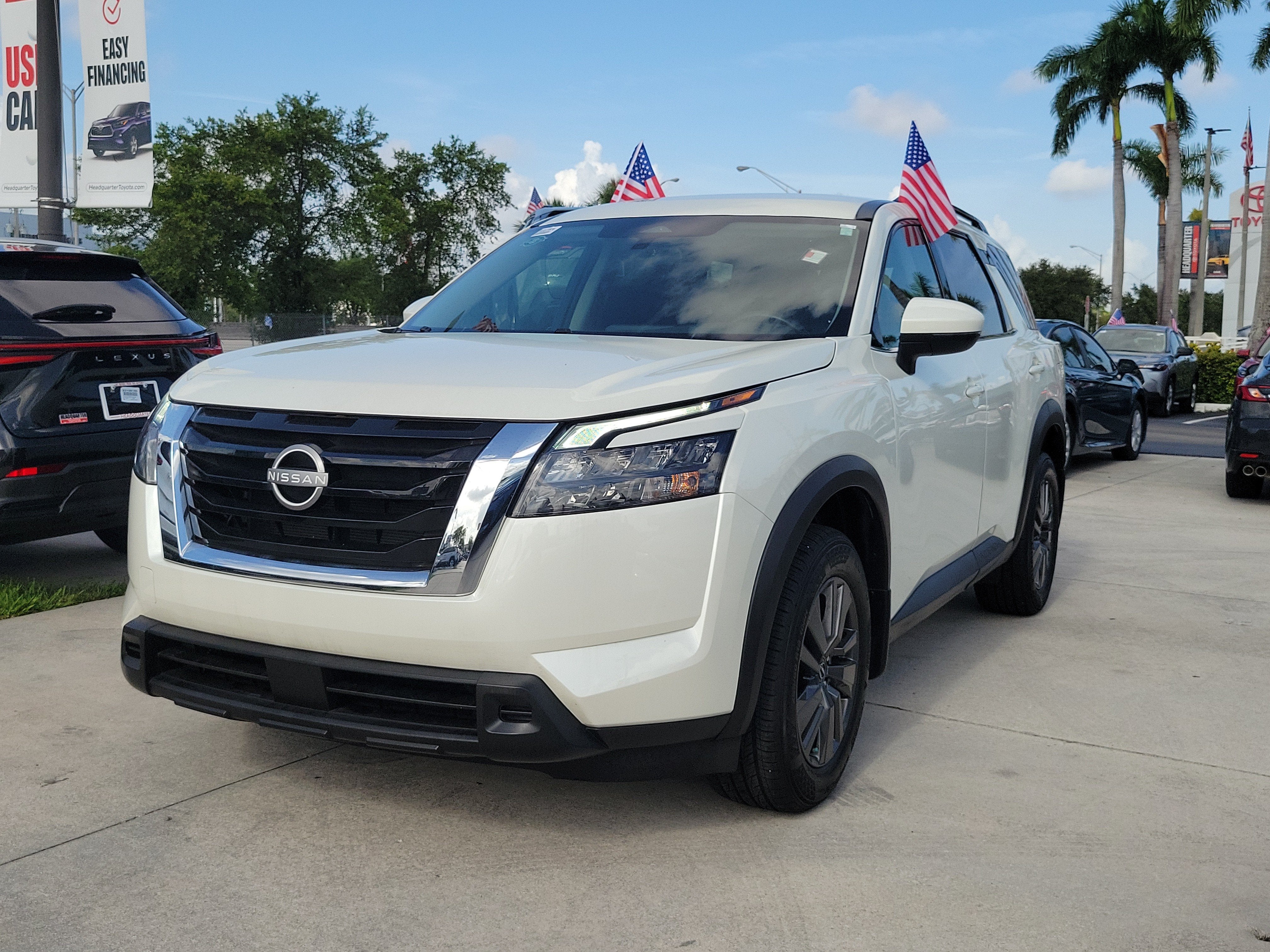 2024 Nissan Pathfinder SV