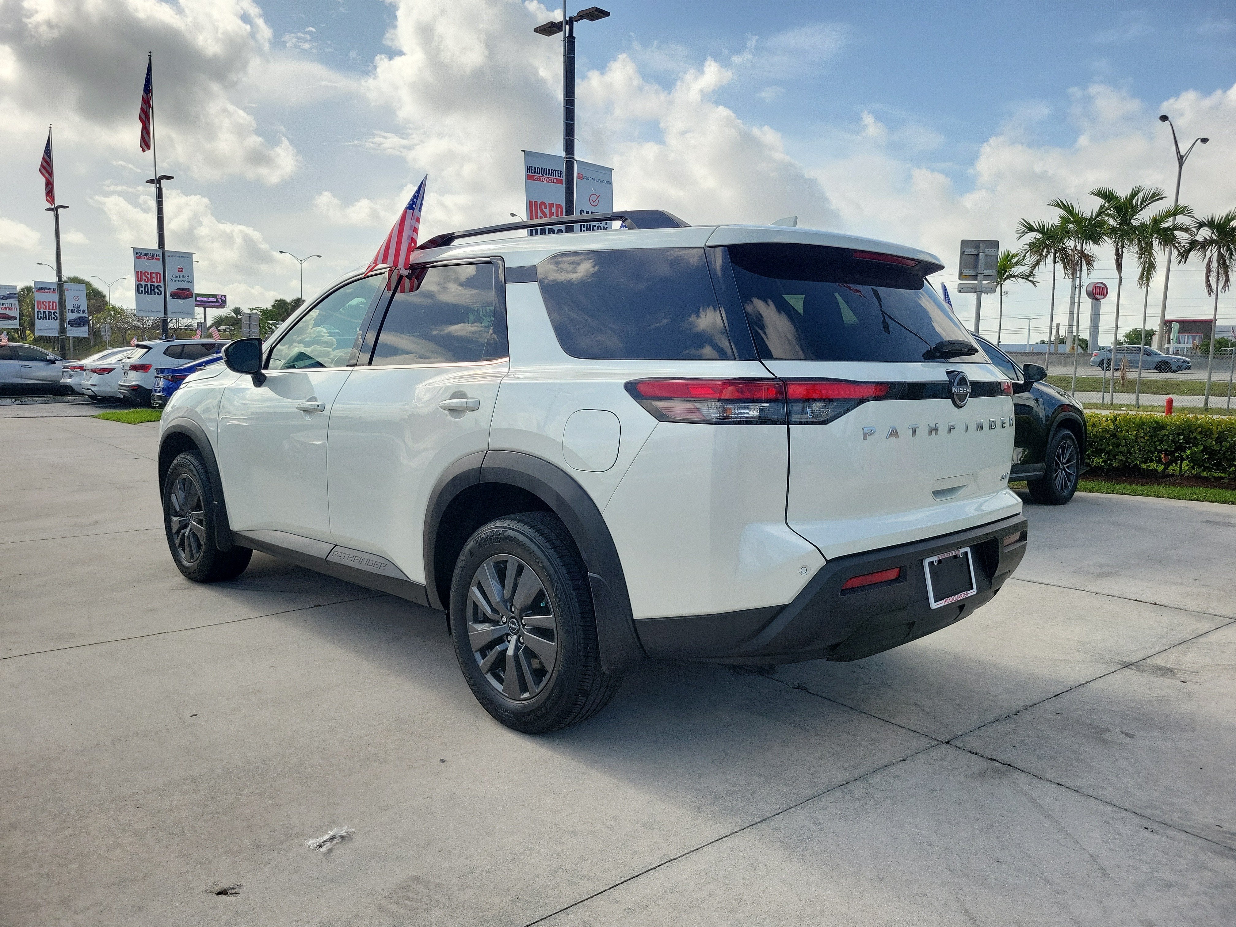2024 Nissan Pathfinder SV