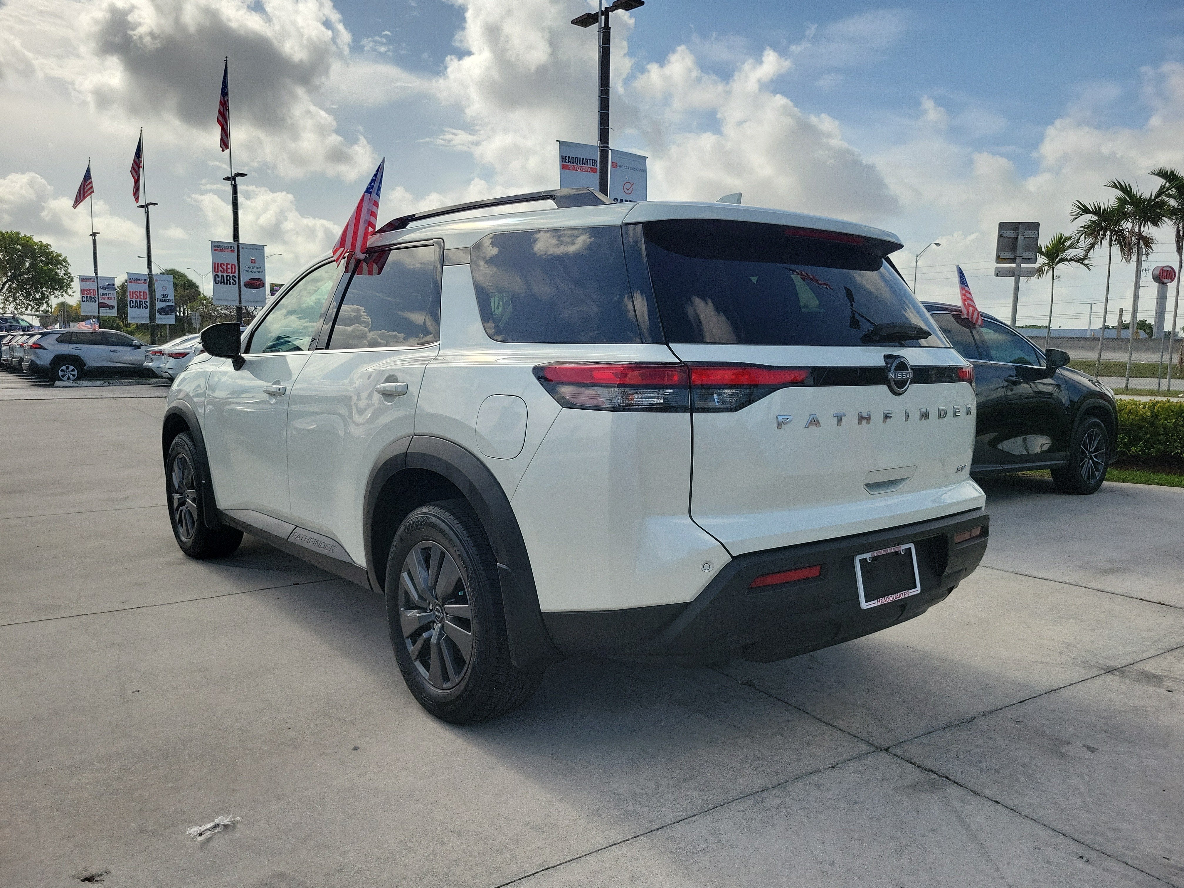 2024 Nissan Pathfinder SV