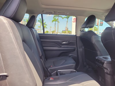 2025 Toyota Grand Highlander LE
