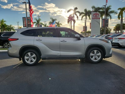 2023 Toyota Highlander Hybrid LE