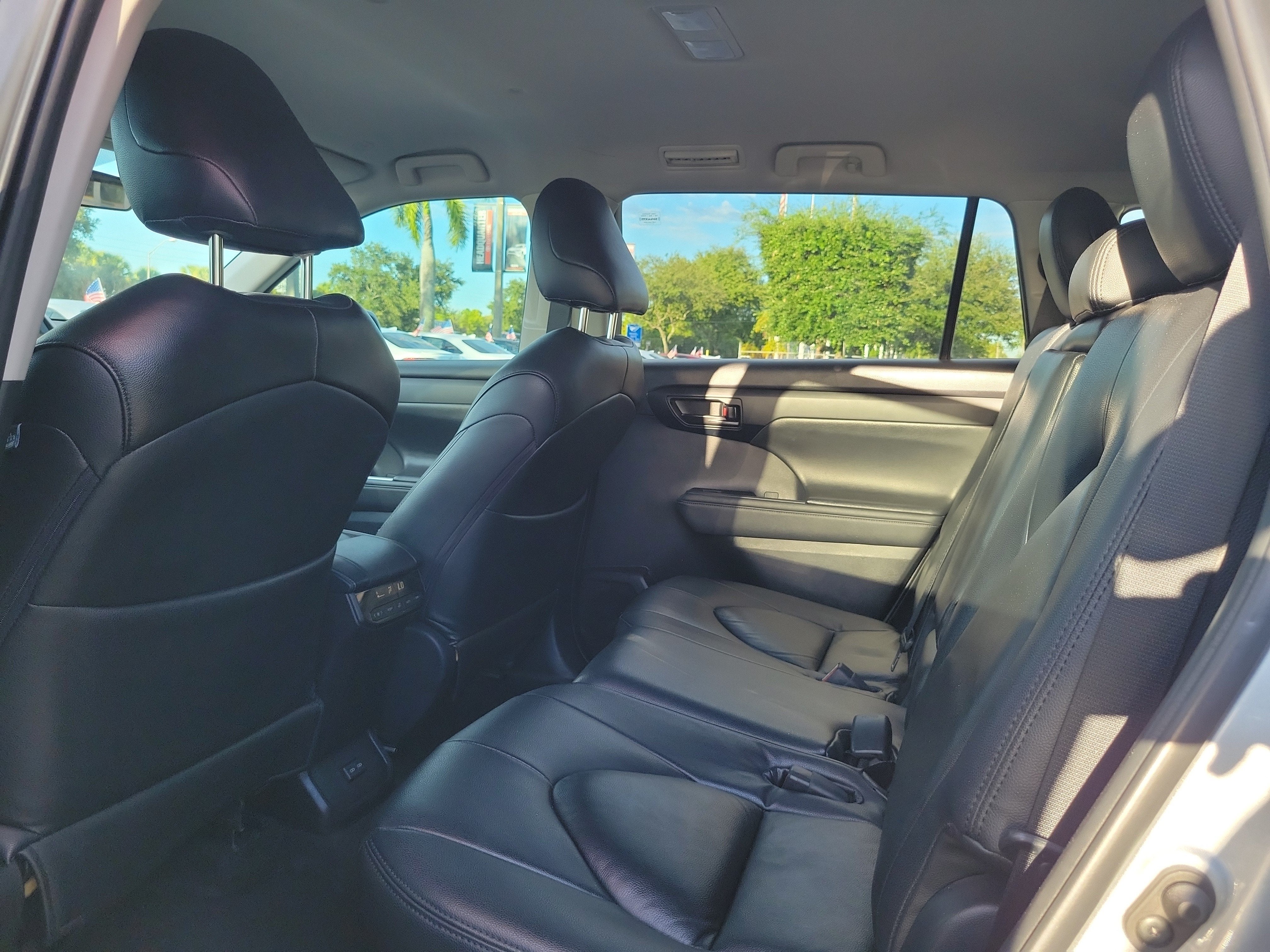 2023 Toyota Highlander Hybrid LE