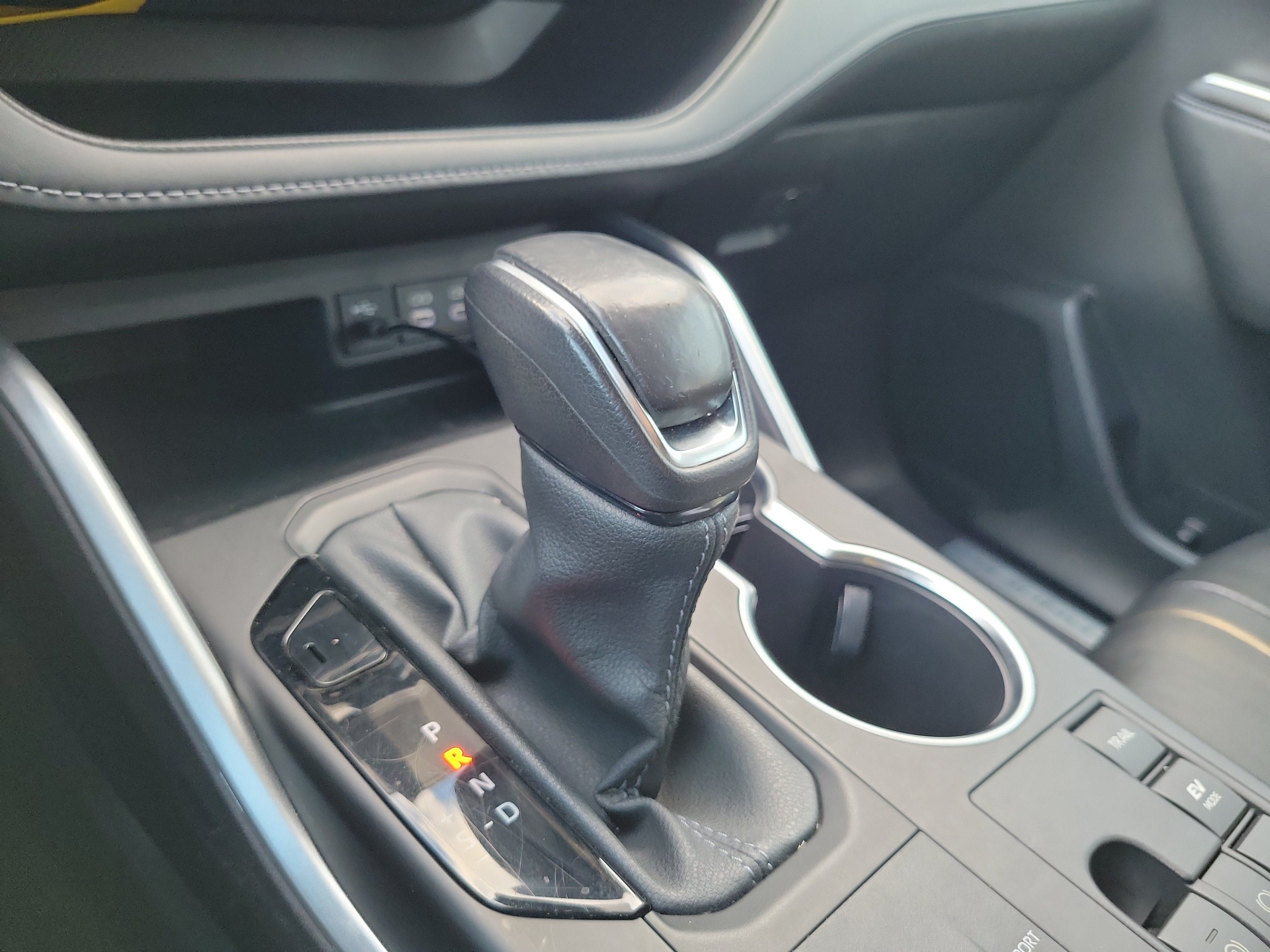2023 Toyota Highlander Hybrid LE
