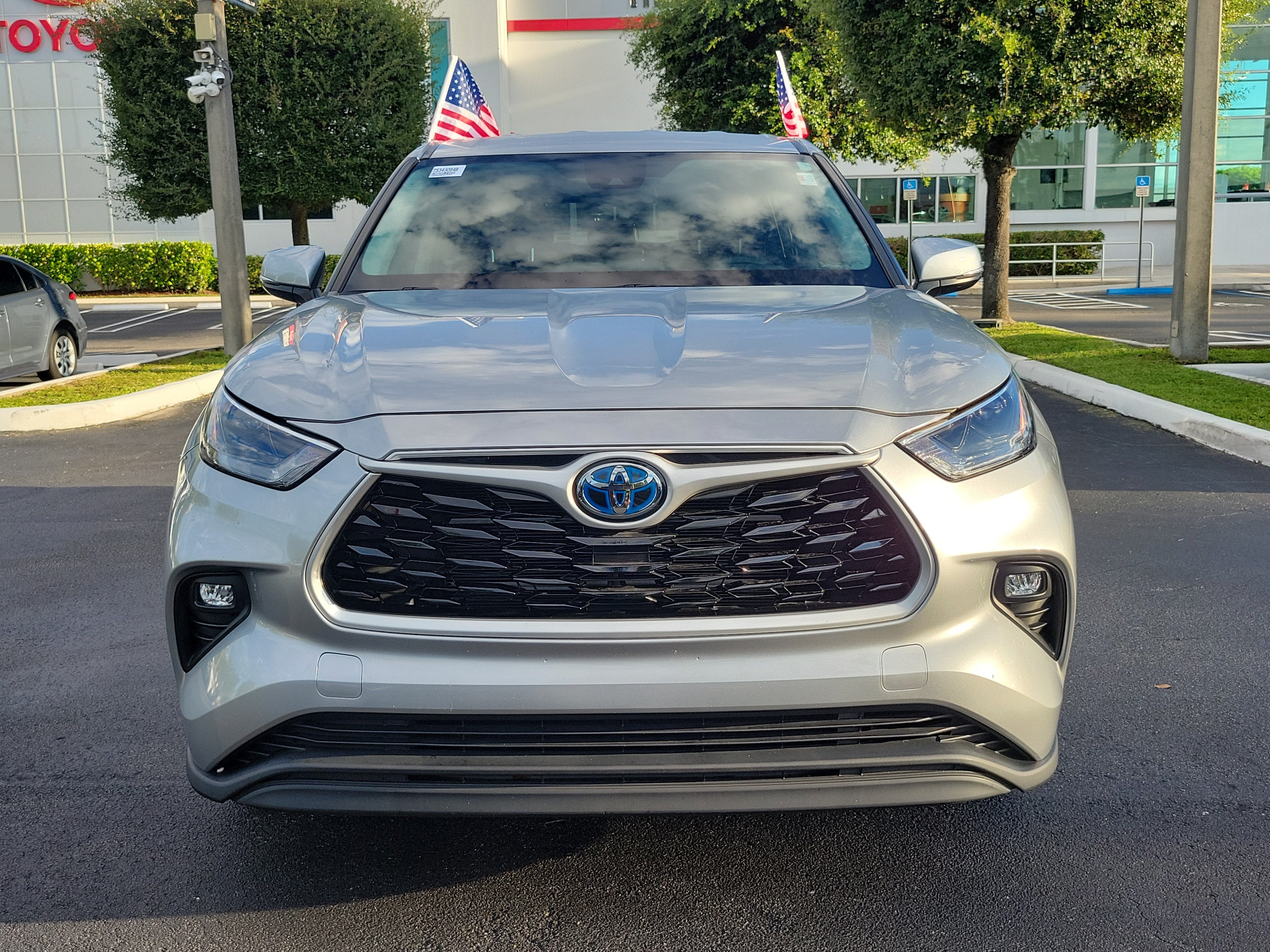 2023 Toyota Highlander Hybrid LE