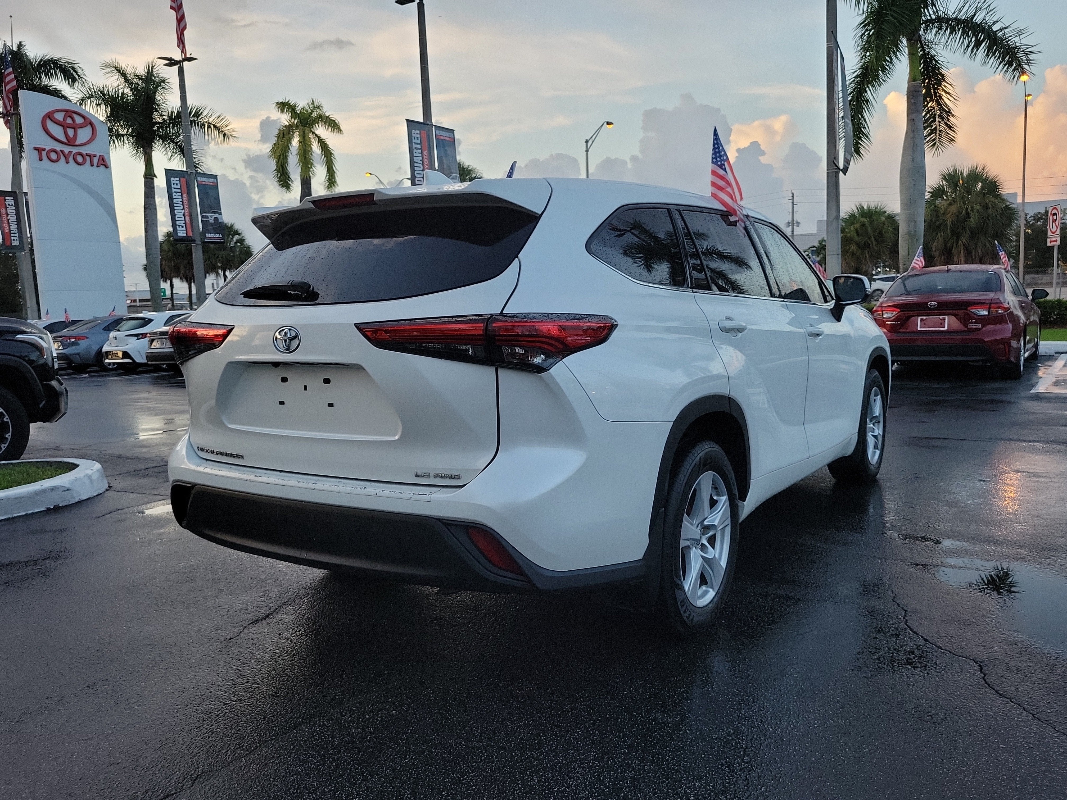 2020 Toyota Highlander LE