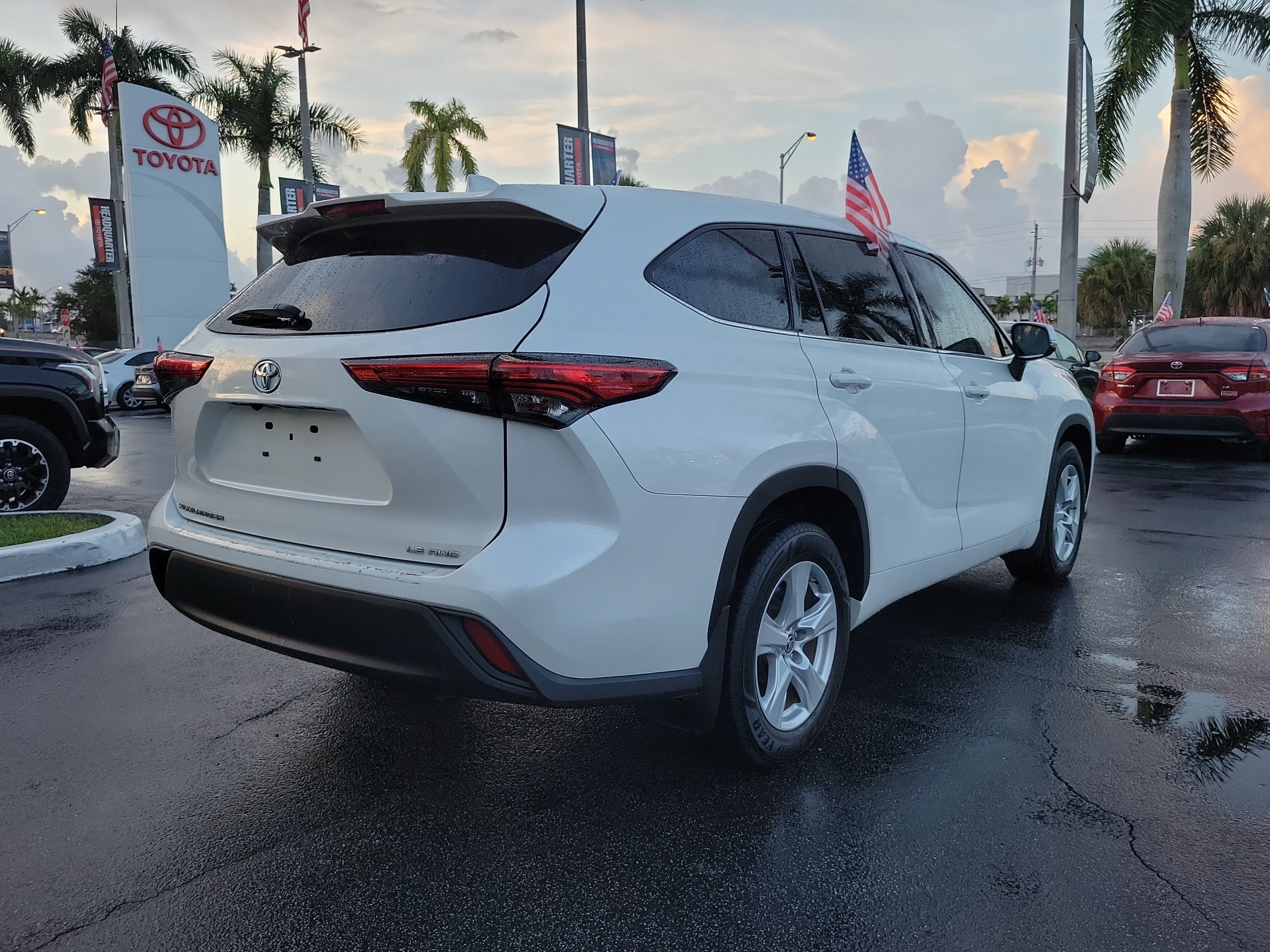 2020 Toyota Highlander LE