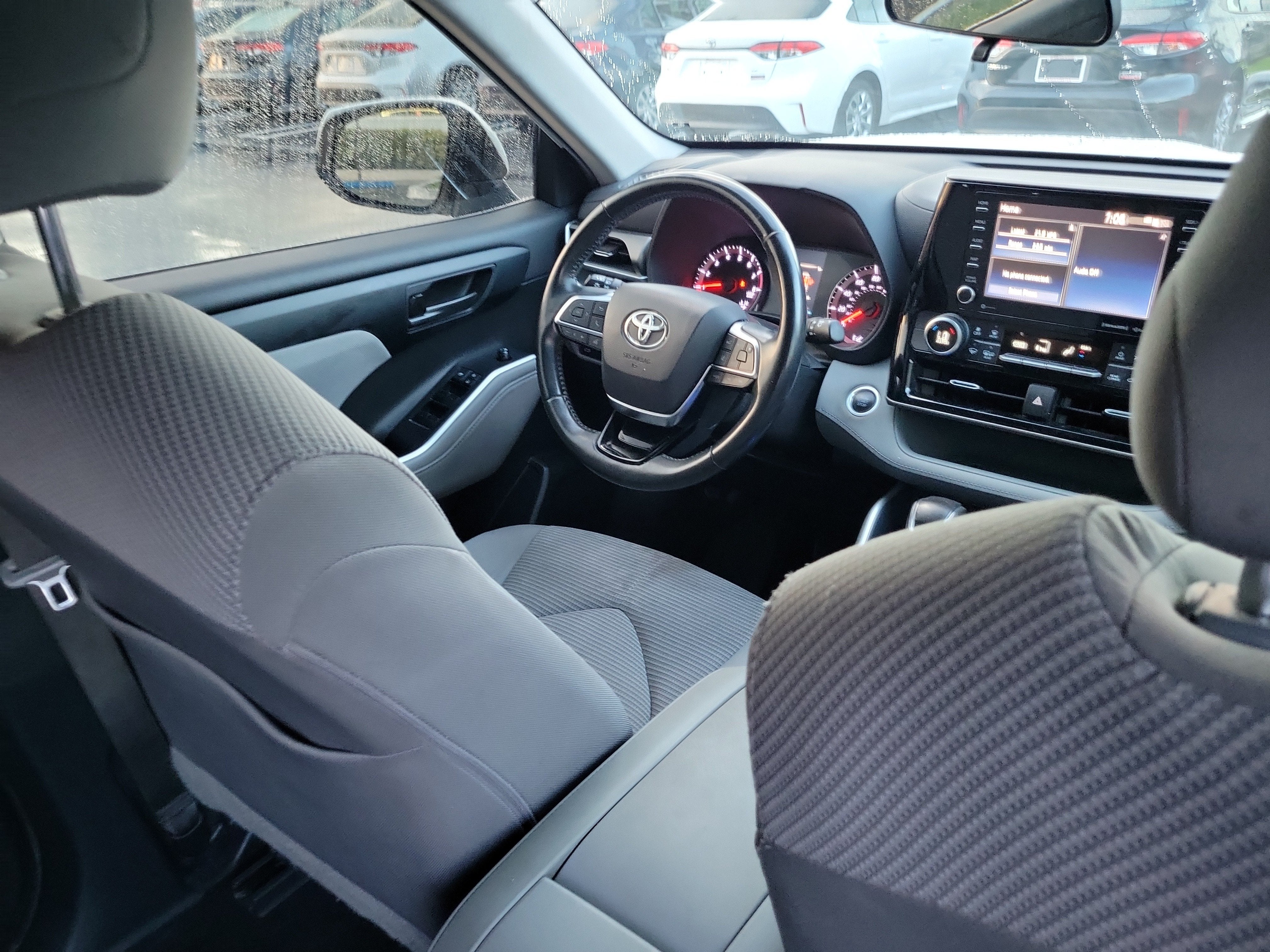 2020 Toyota Highlander LE