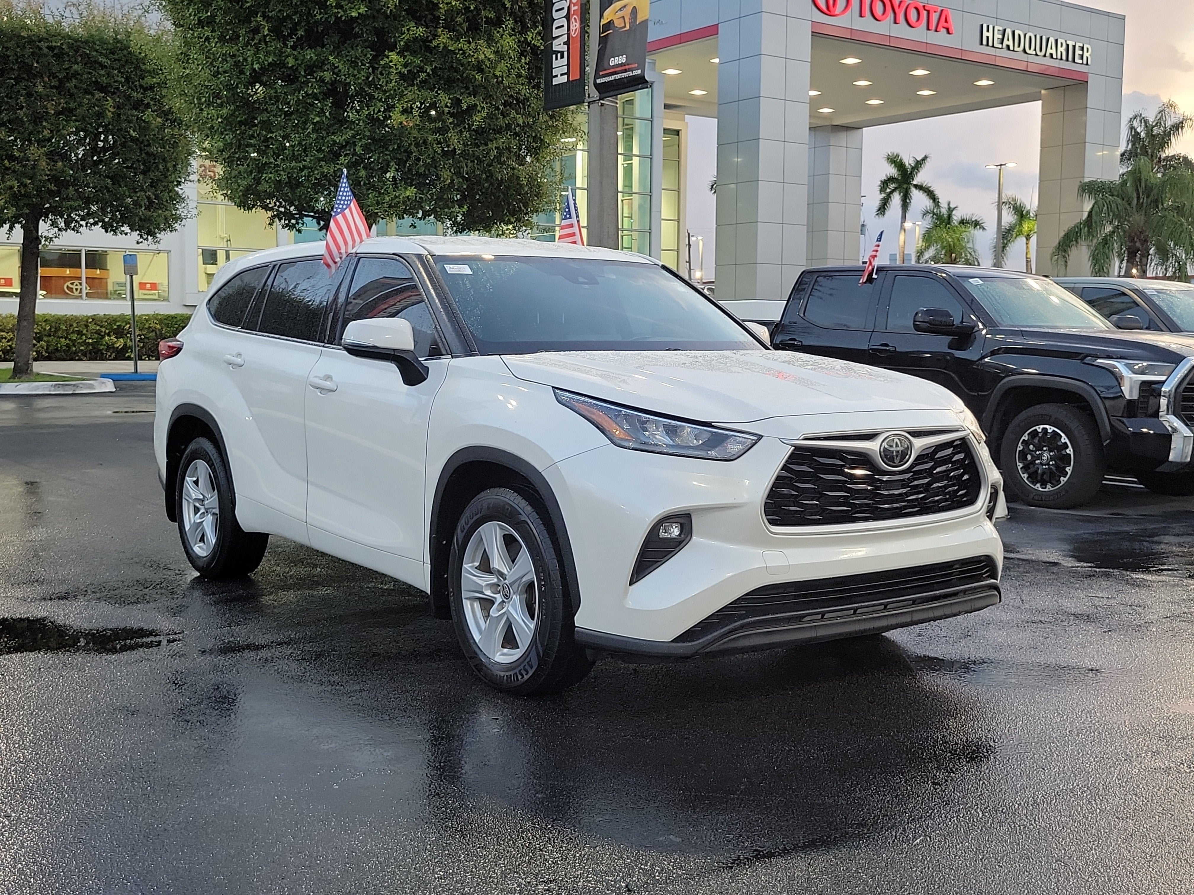 2020 Toyota Highlander LE