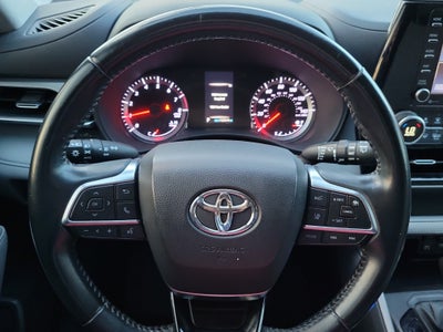 2020 Toyota Highlander LE