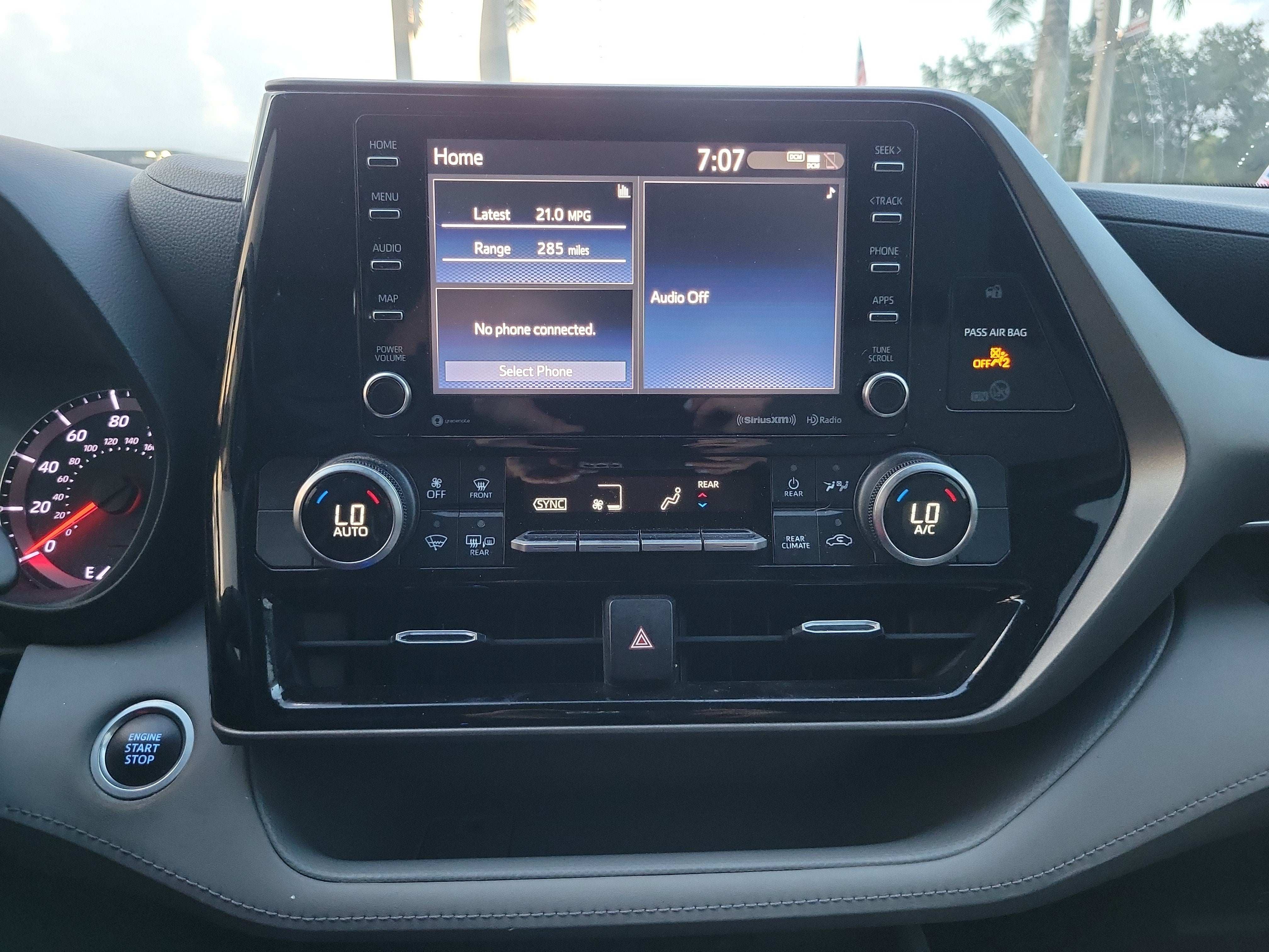 2020 Toyota Highlander LE
