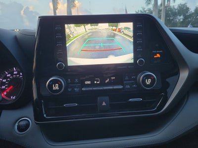2020 Toyota Highlander LE