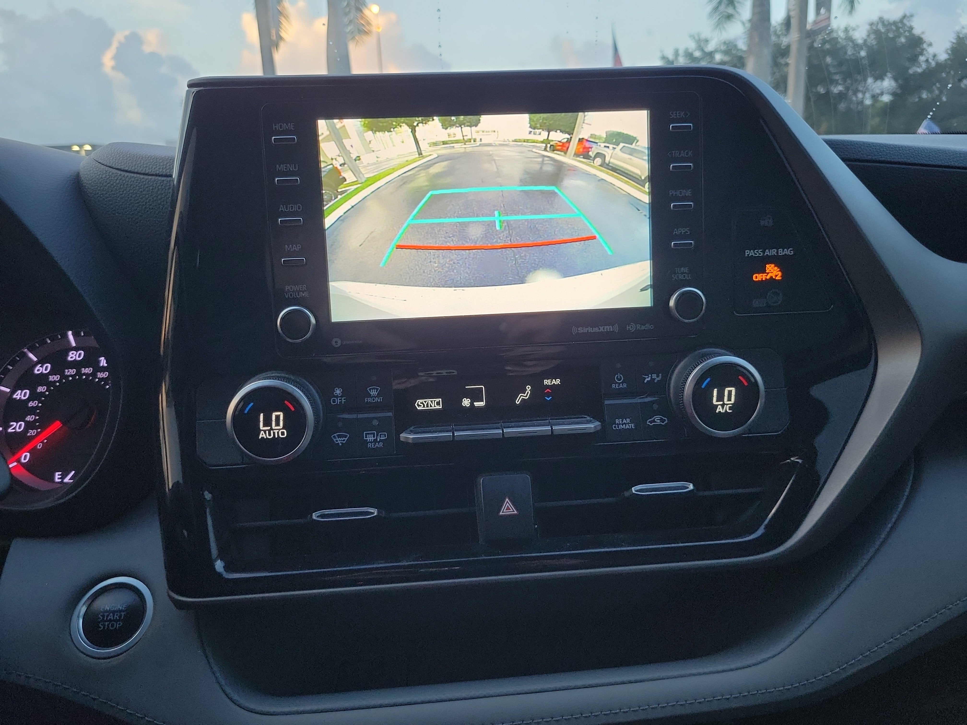 2020 Toyota Highlander LE