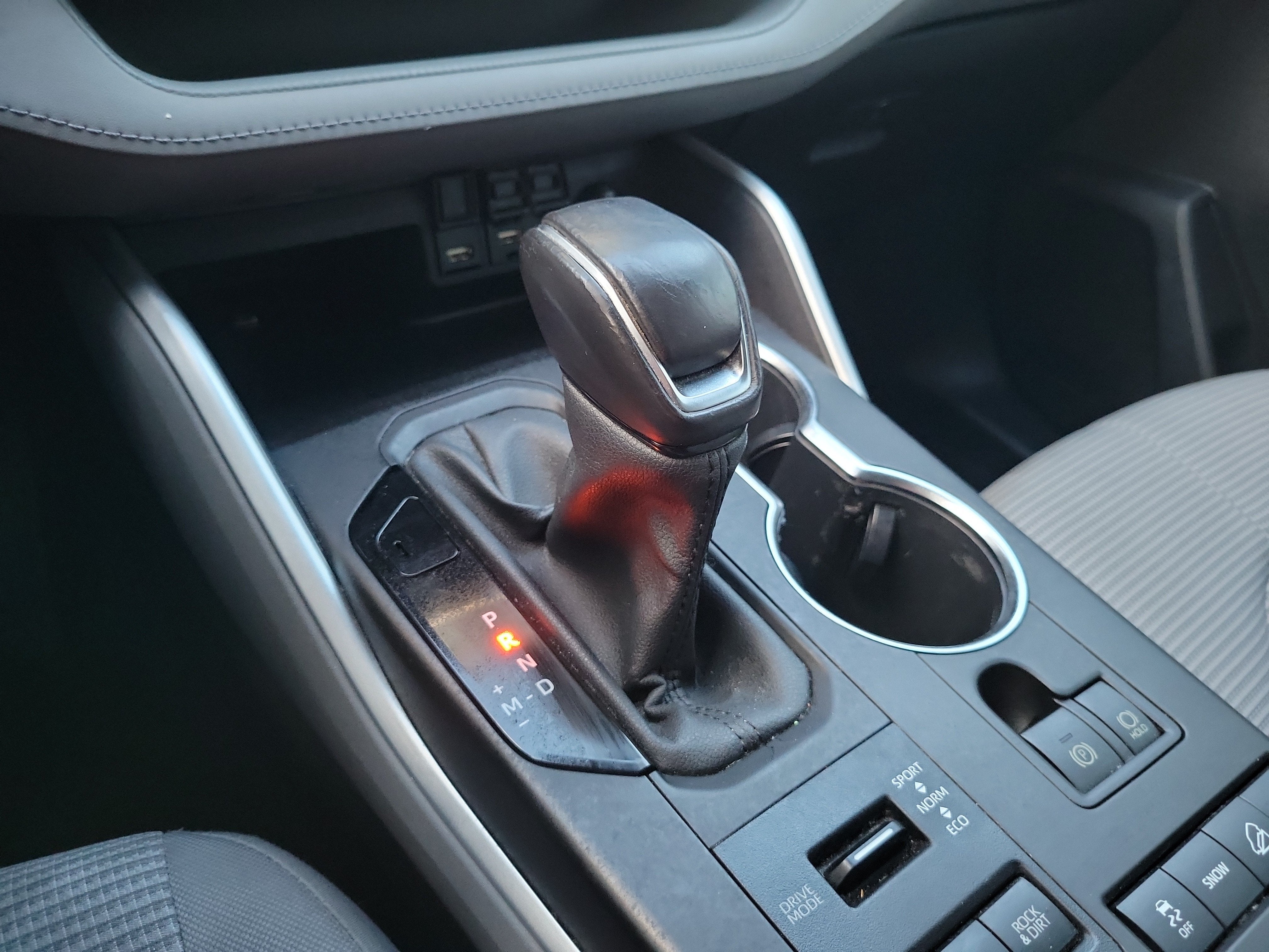 2020 Toyota Highlander LE