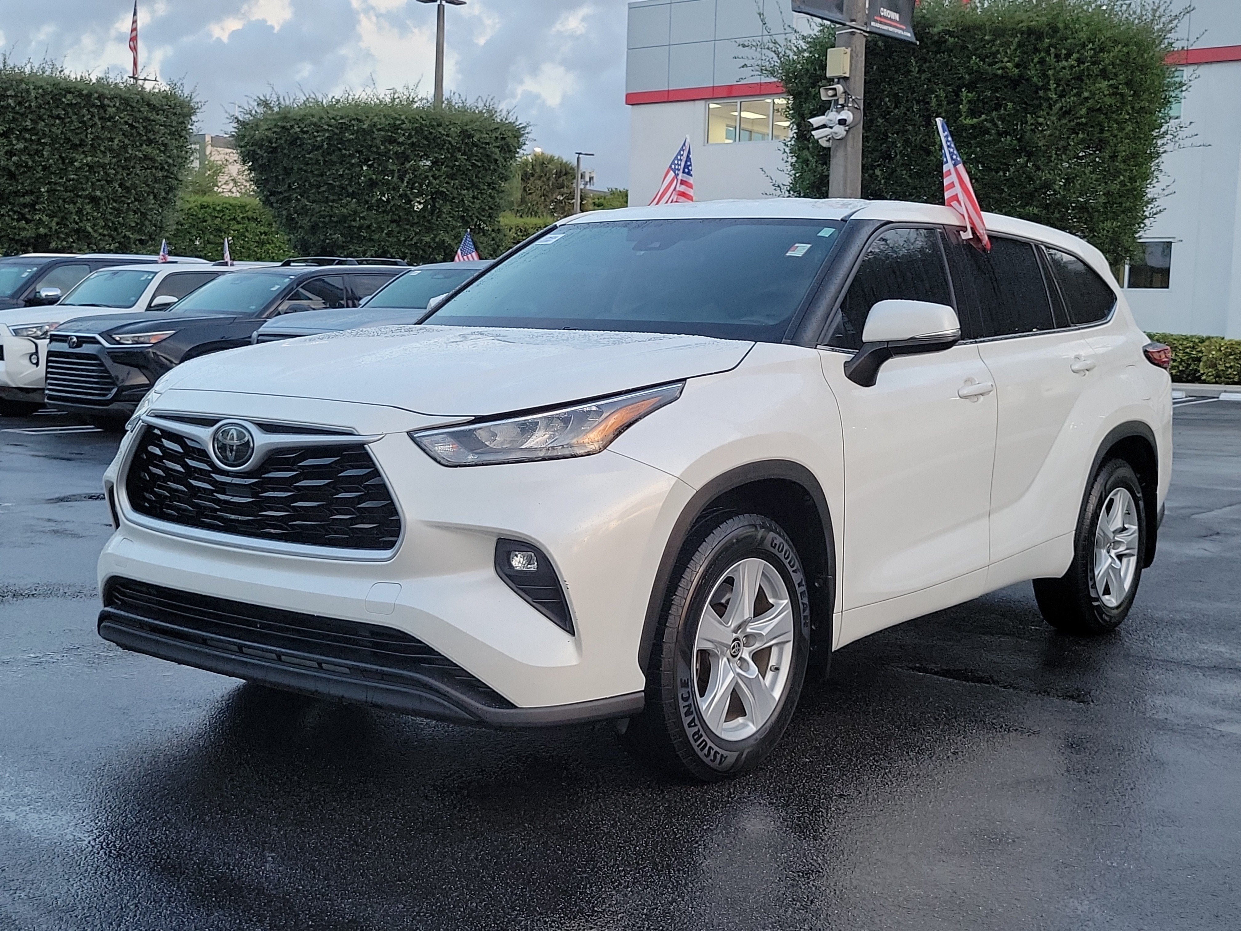 2020 Toyota Highlander LE