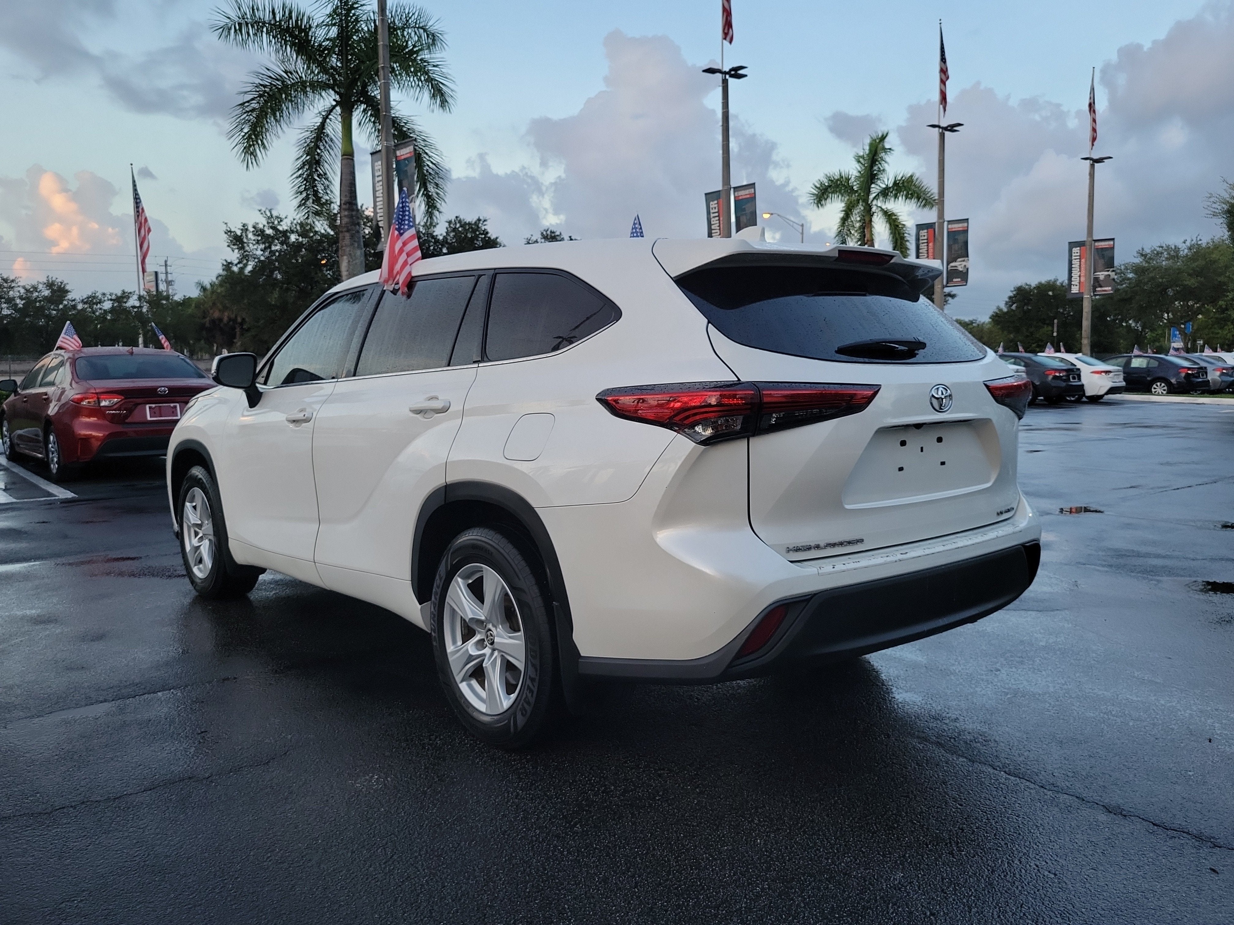 2020 Toyota Highlander LE