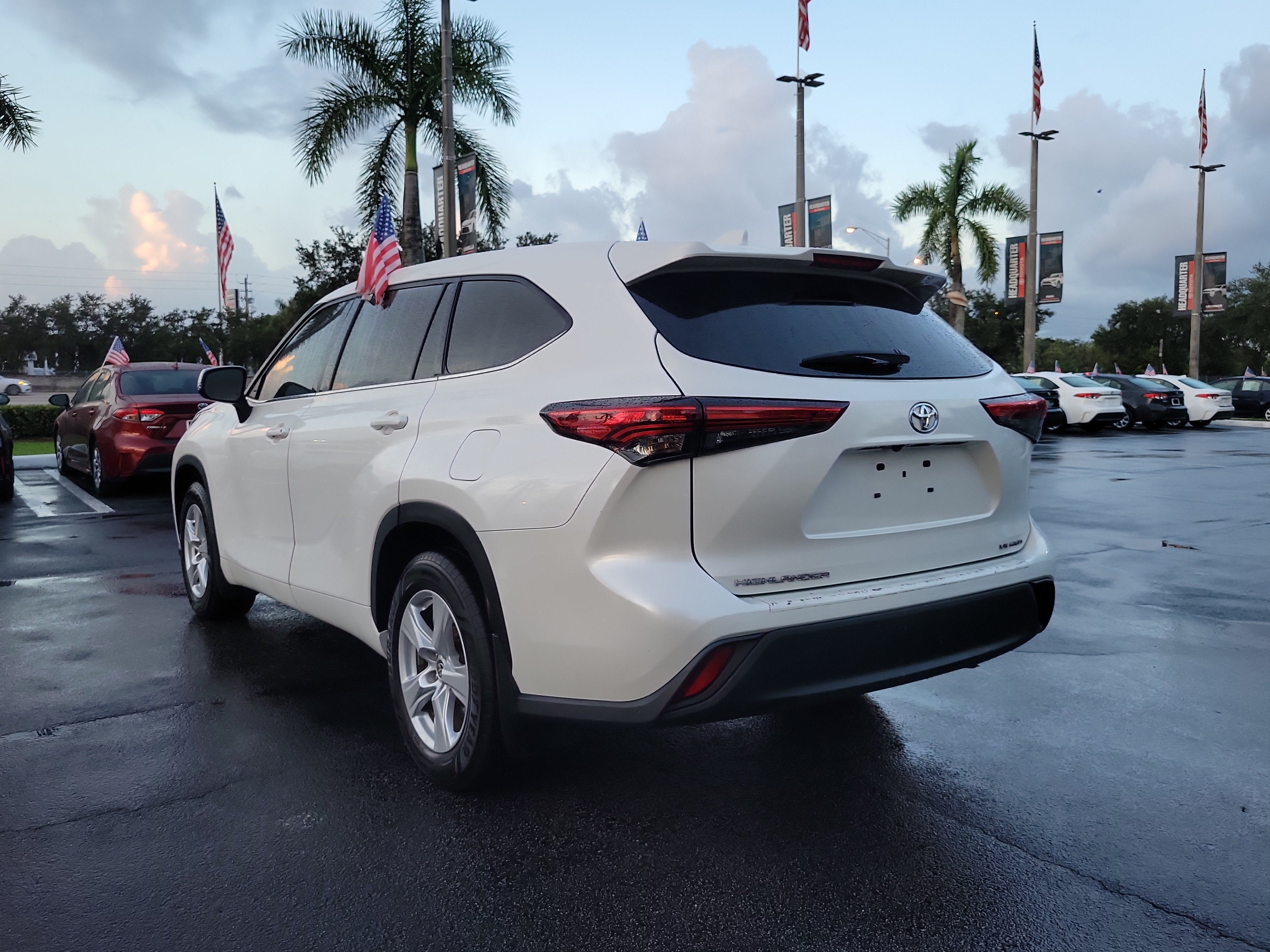 2020 Toyota Highlander LE