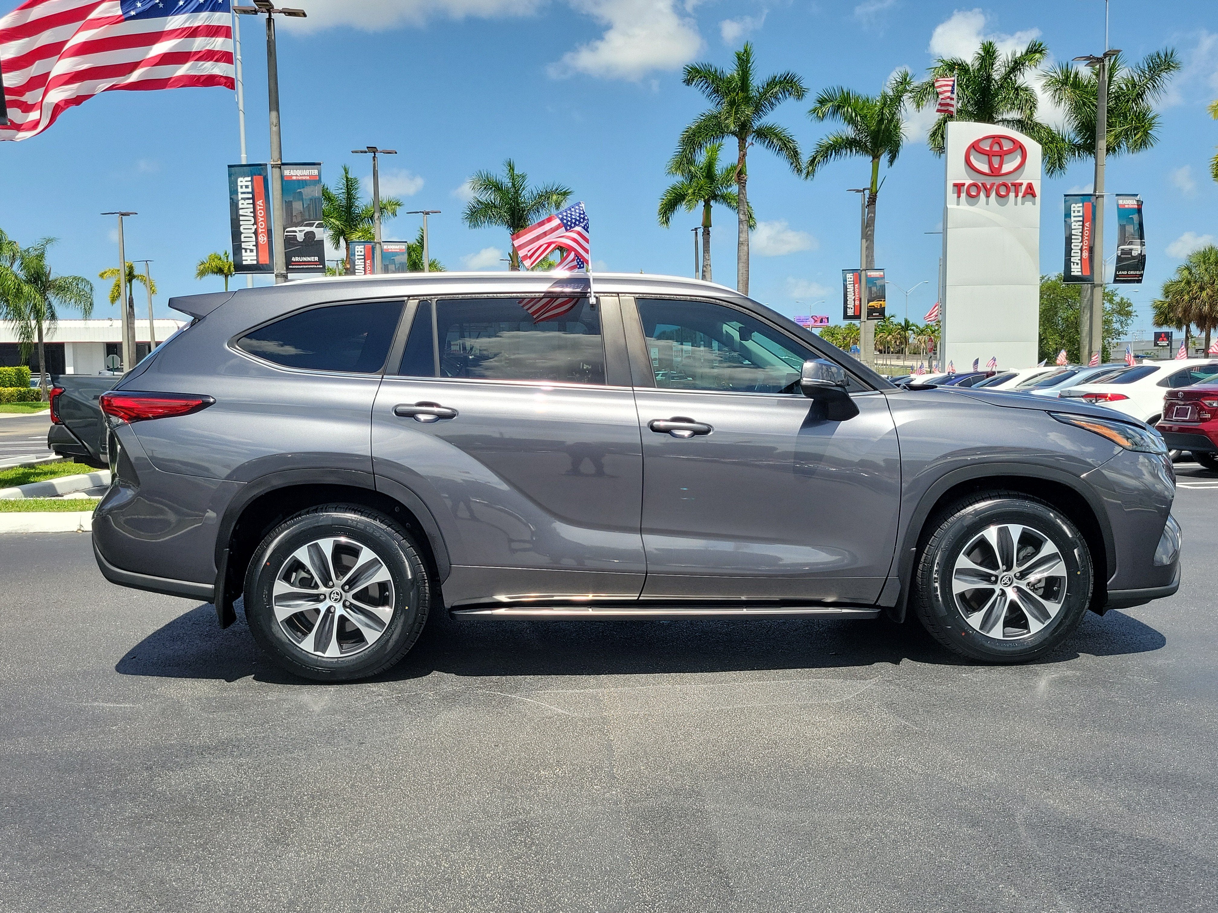 2023 Toyota Highlander LE