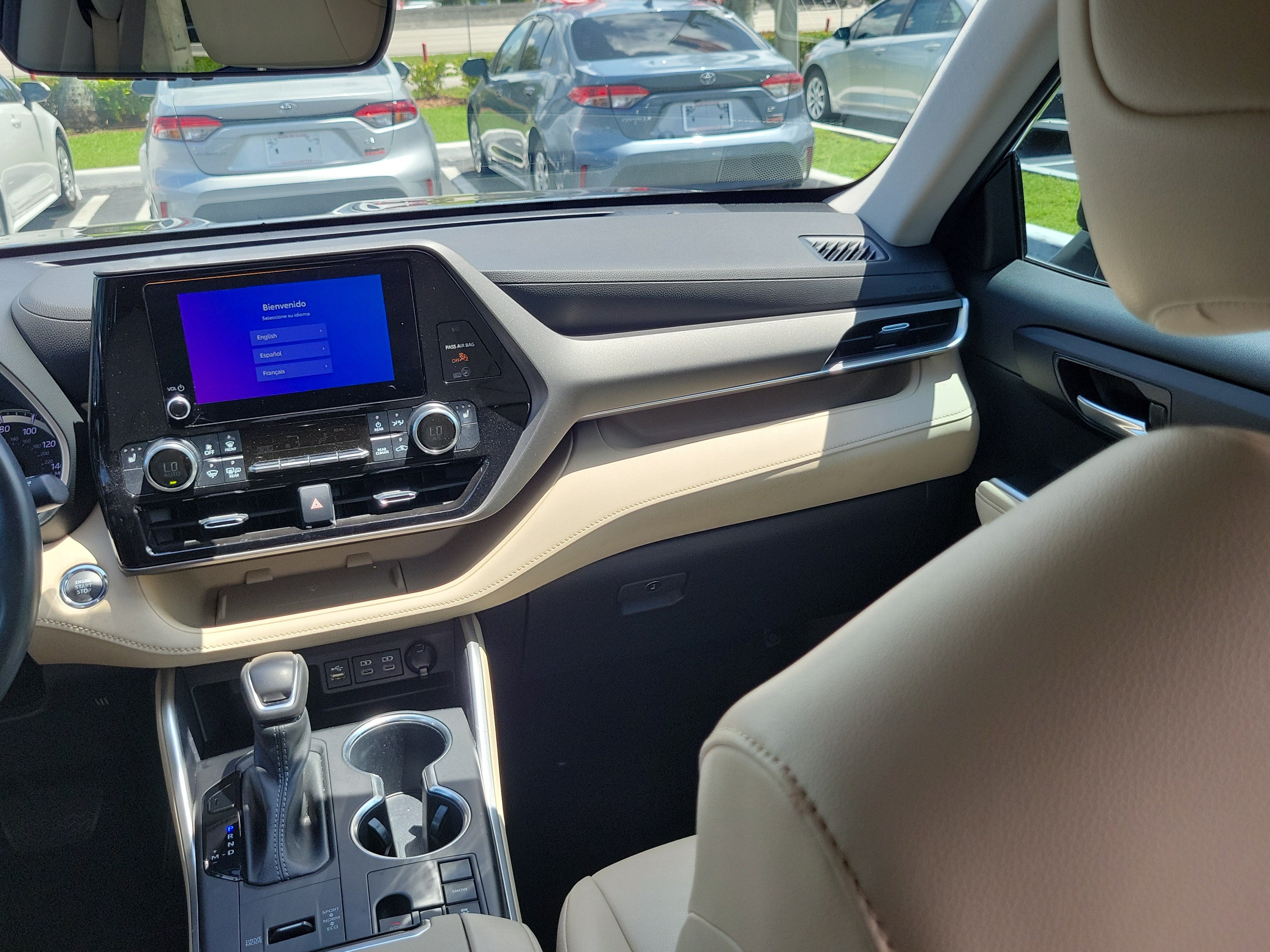 2023 Toyota Highlander LE